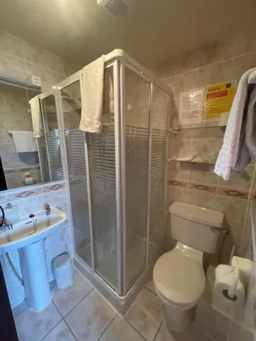 Bathroom in Ard Einne House Bed & Breakfast