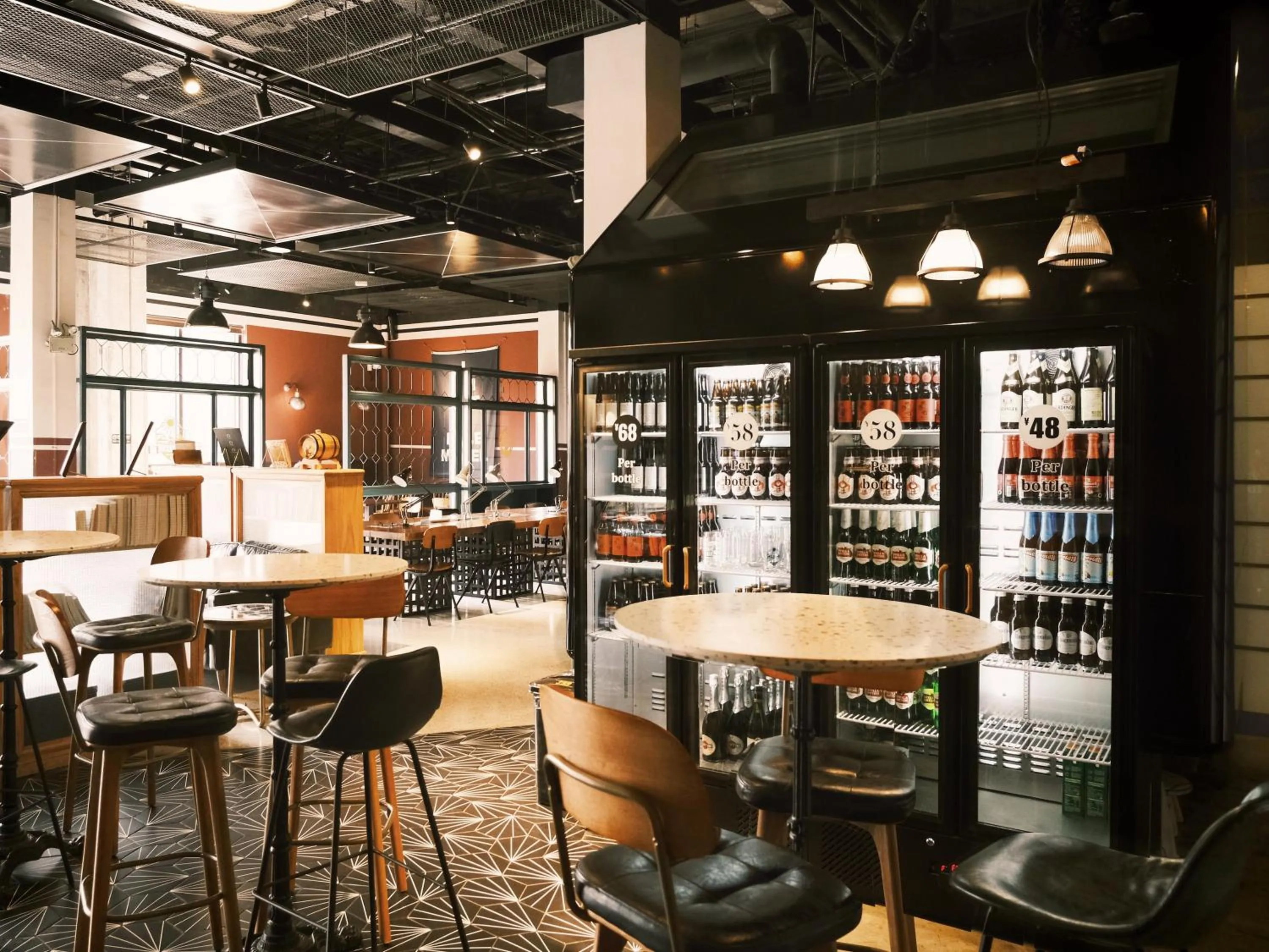 Restaurant/places to eat in URSIDE Hotel Shanghai The Bund
