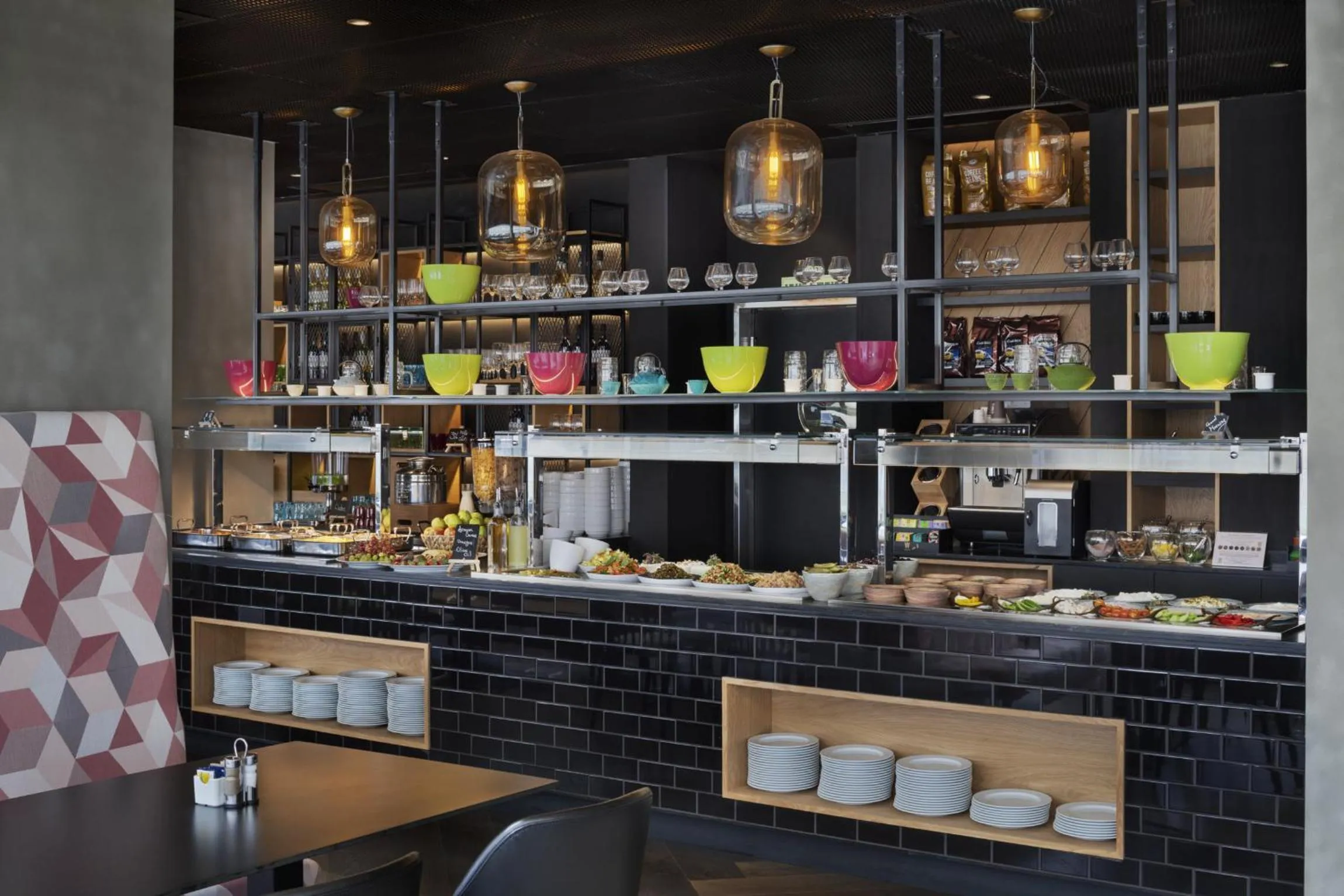 Lounge or bar in Ibis Styles Jerusalem City Center - An AccorHotels Brand