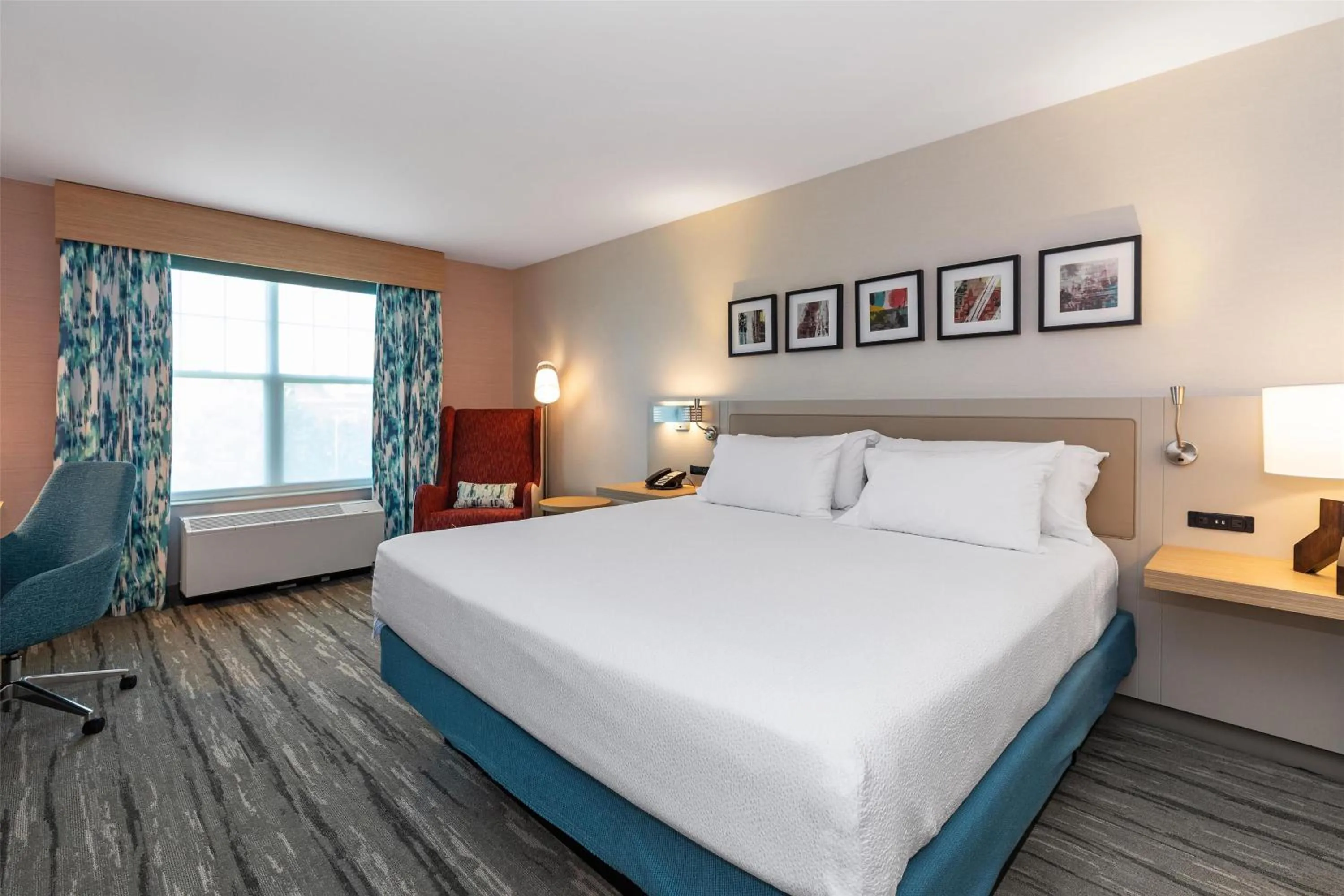 Bed in Hilton Garden Inn Auburn