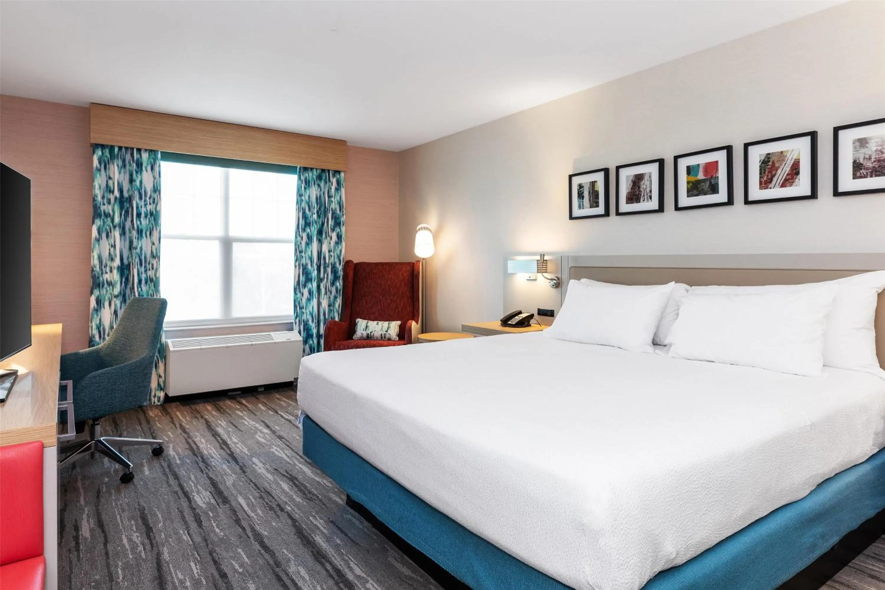 Bed in Hilton Garden Inn Auburn