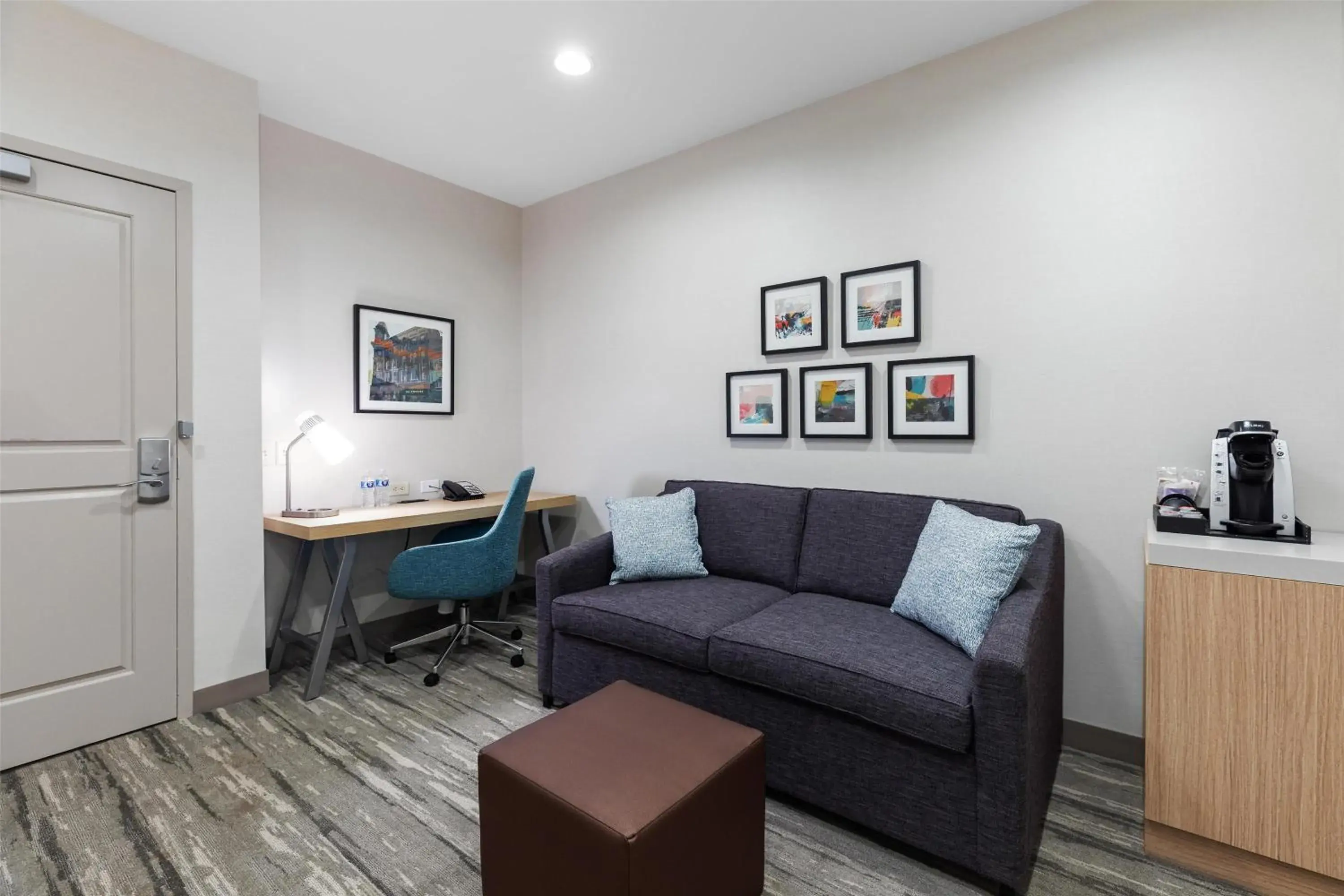 Living room in Hilton Garden Inn Auburn Living room in Hilton Garden Inn Auburn