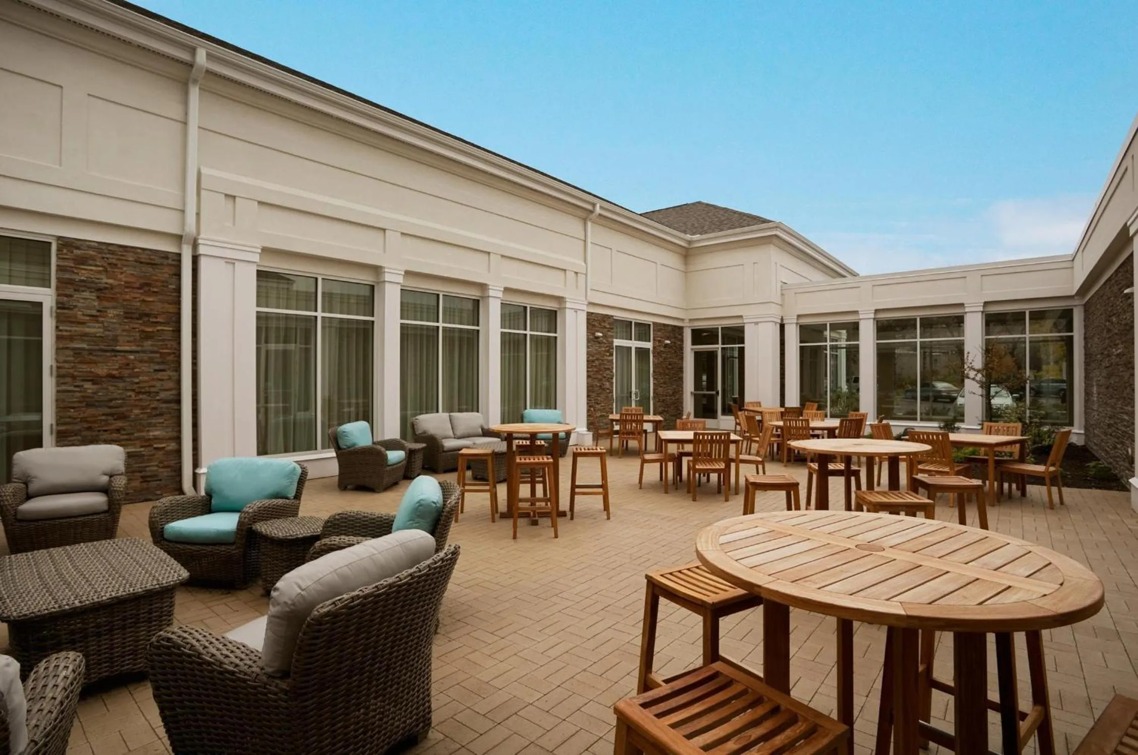 Patio in Hilton Garden Inn Auburn