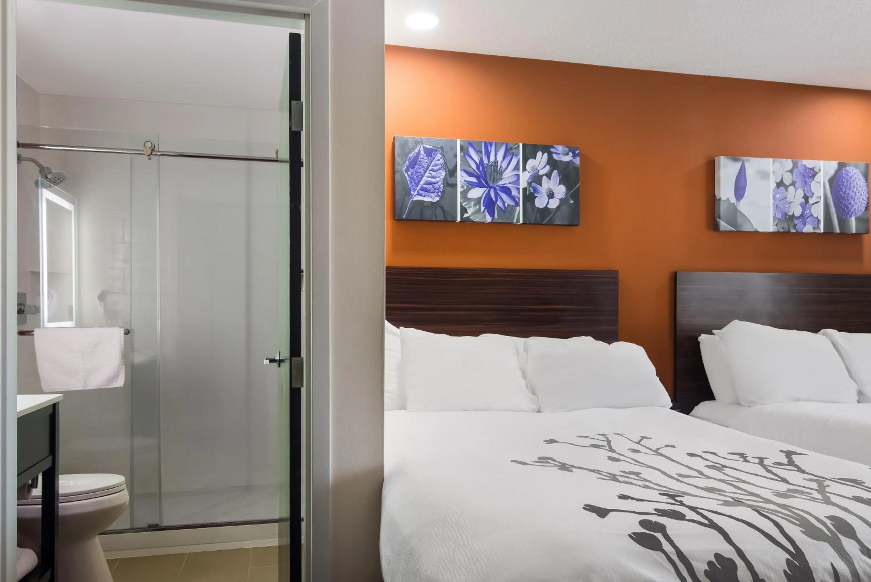 Bed in Sleep Inn Erie near Sports Center