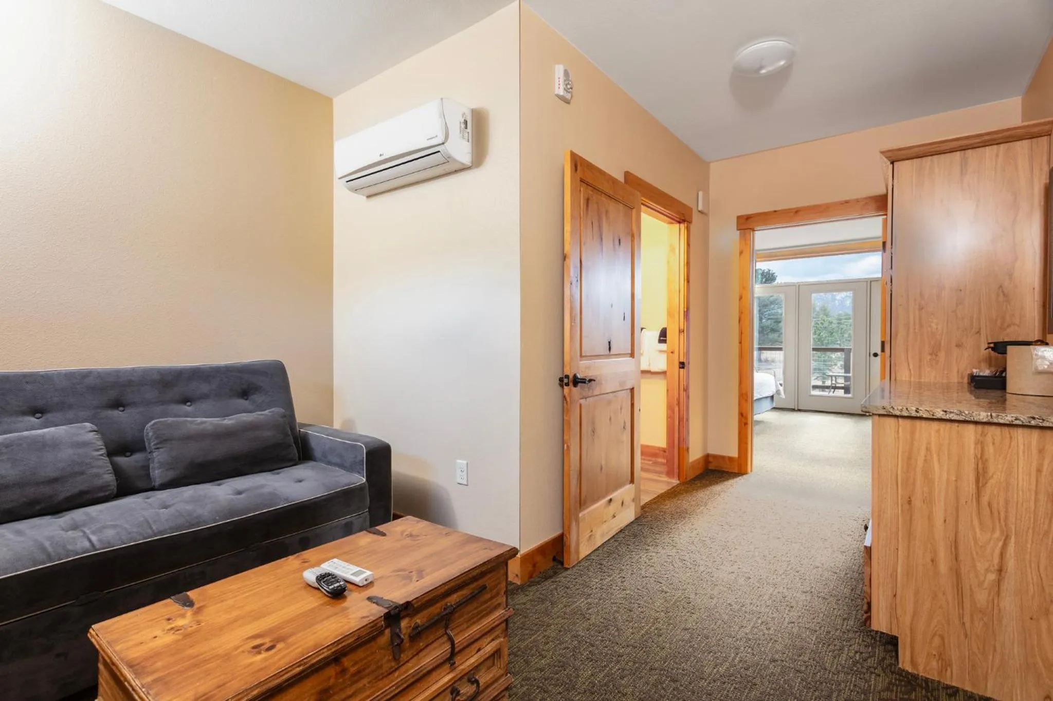 Coyote Mountain Lodge