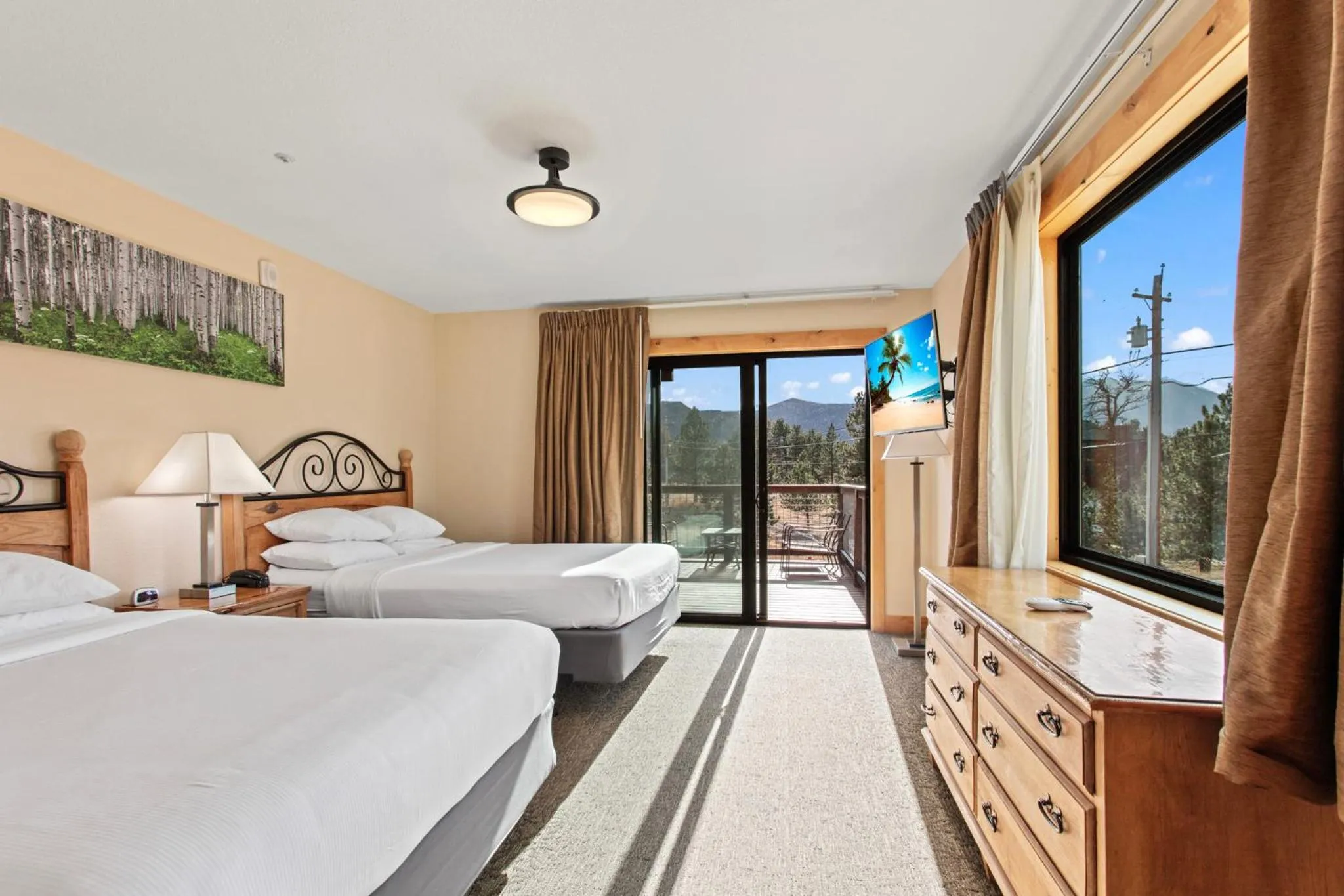 Bed in Coyote Mountain Lodge