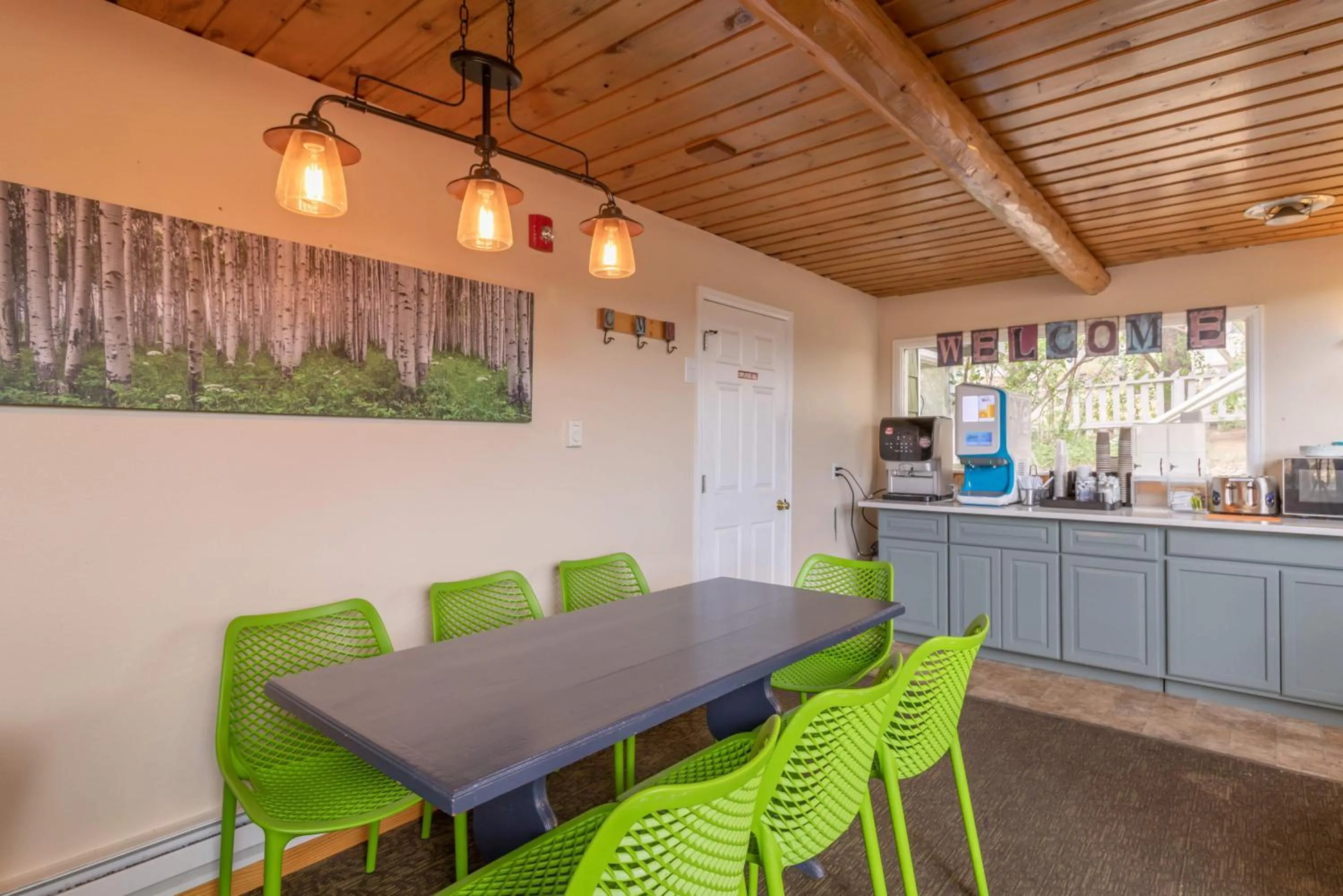 Lobby or reception in Coyote Mountain Lodge