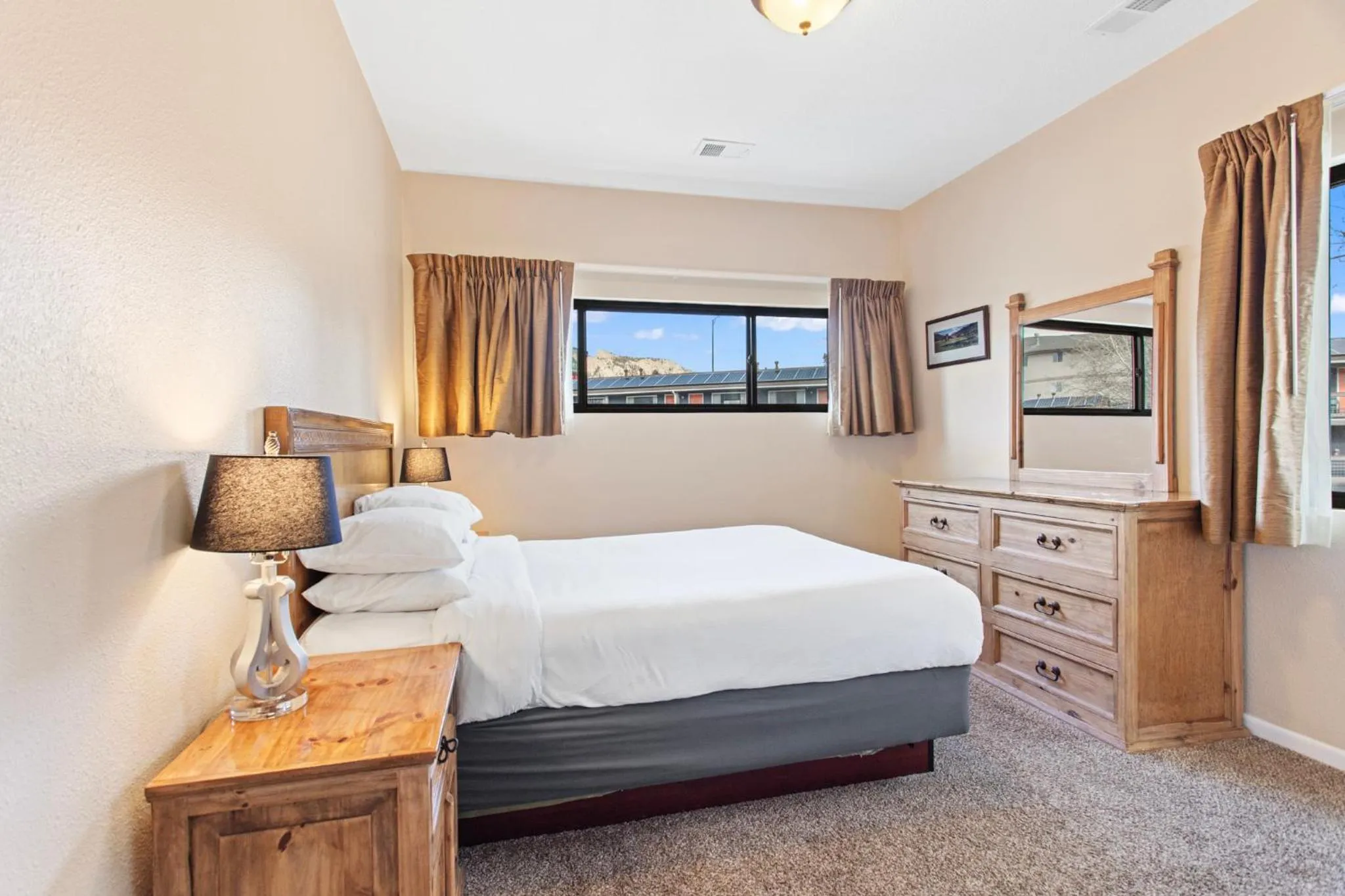 Bed in Coyote Mountain Lodge