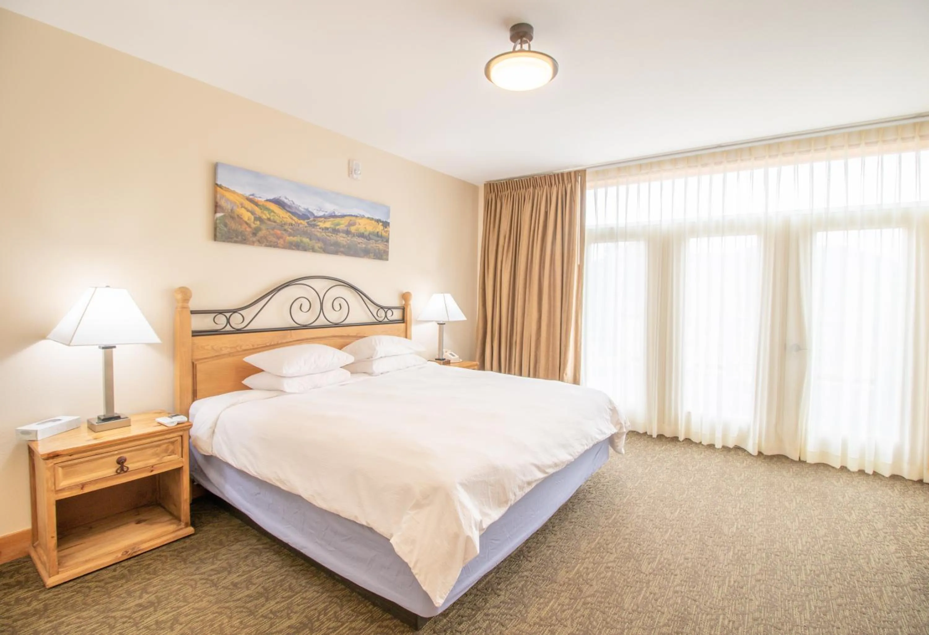 Bed in Coyote Mountain Lodge