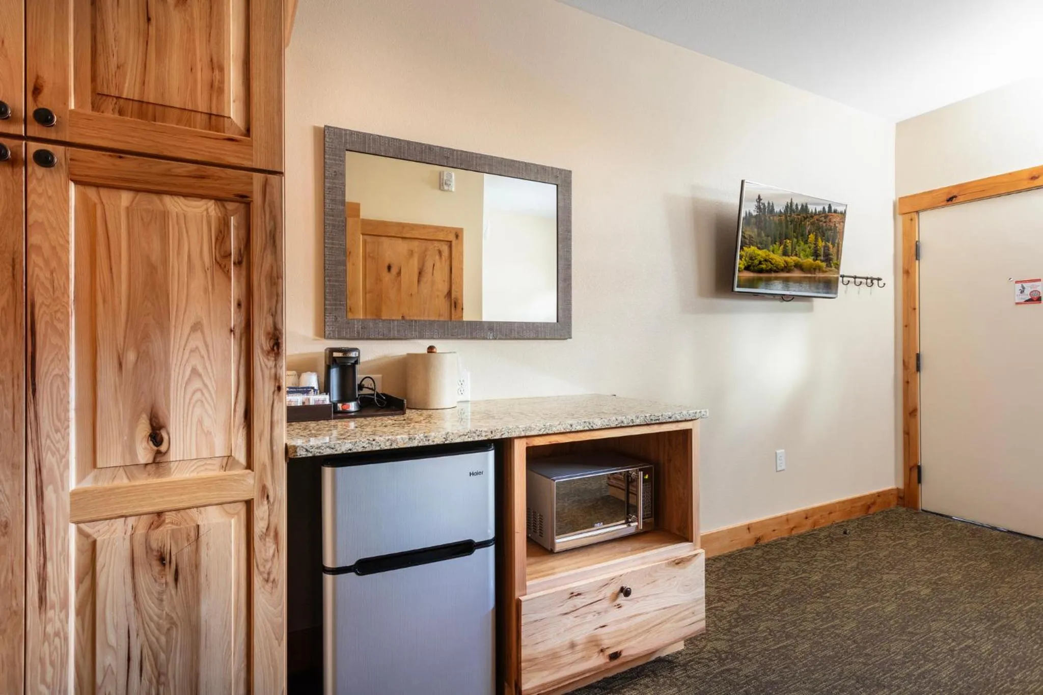 Coyote Mountain Lodge