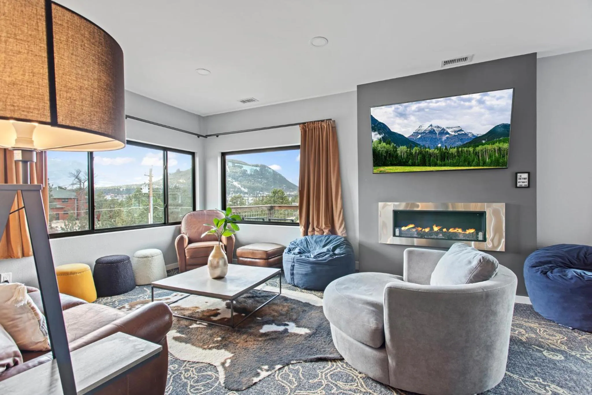 Coyote Mountain Lodge