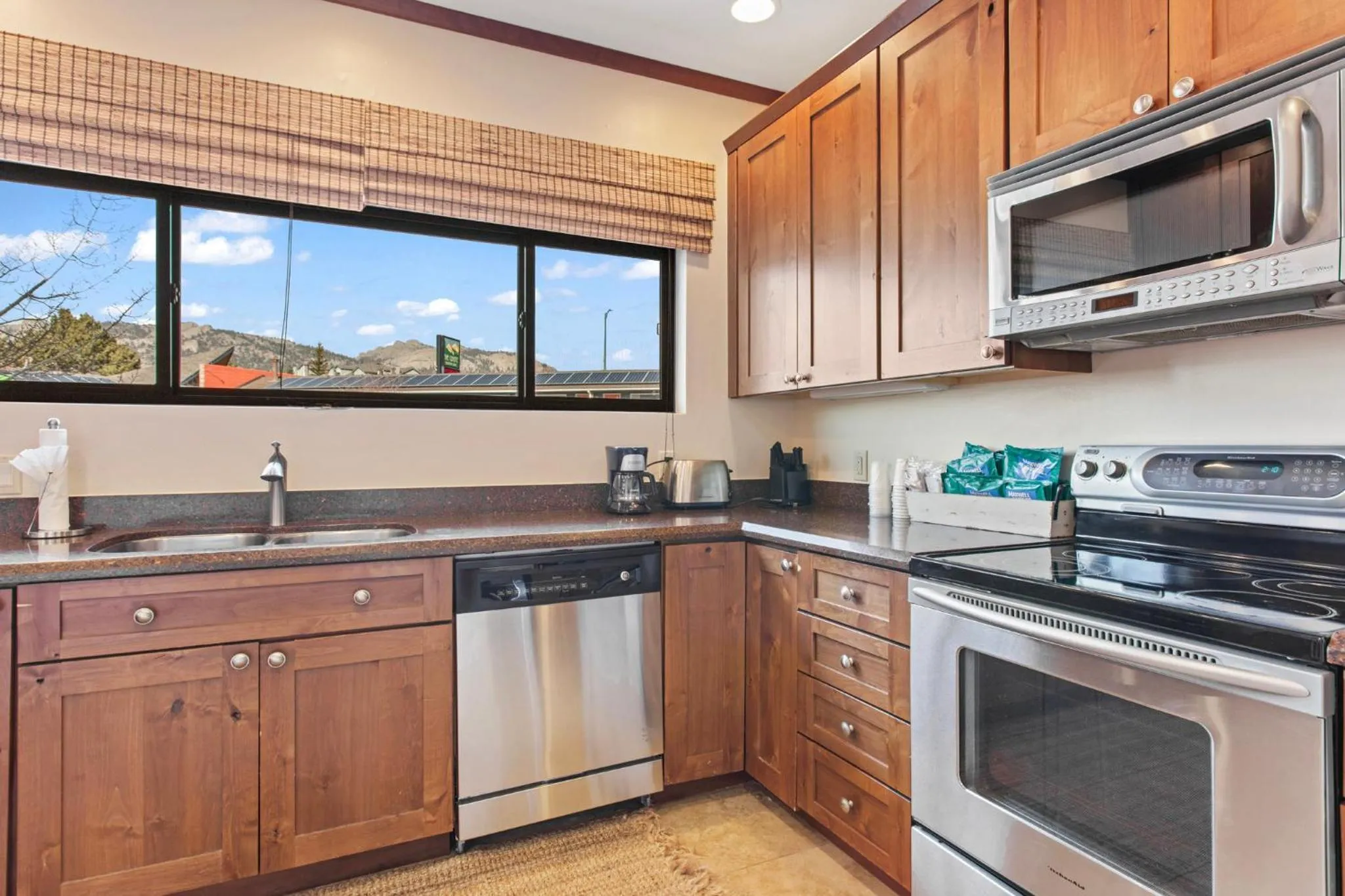 Coyote Mountain Lodge