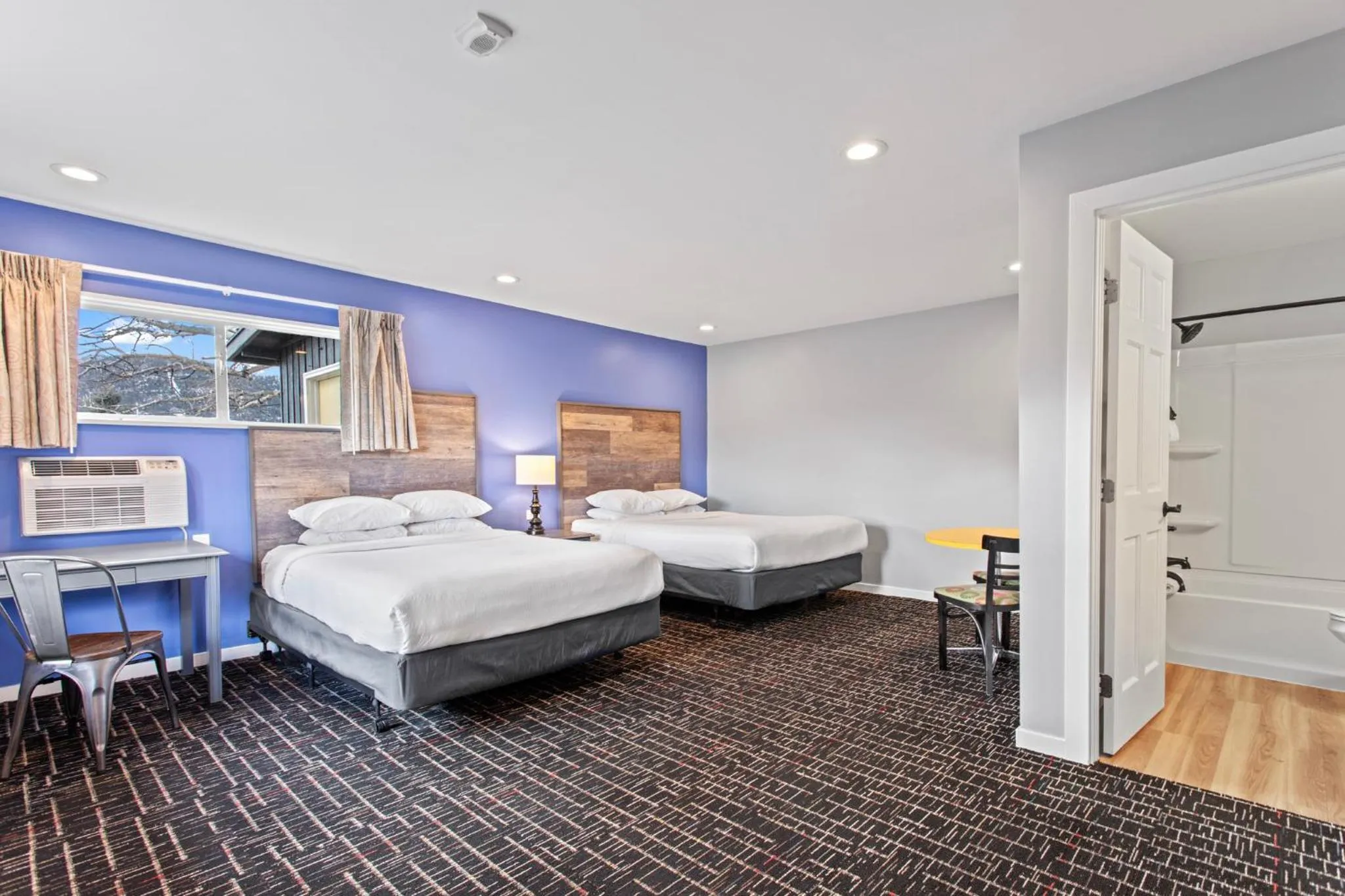 Bed in Coyote Mountain Lodge