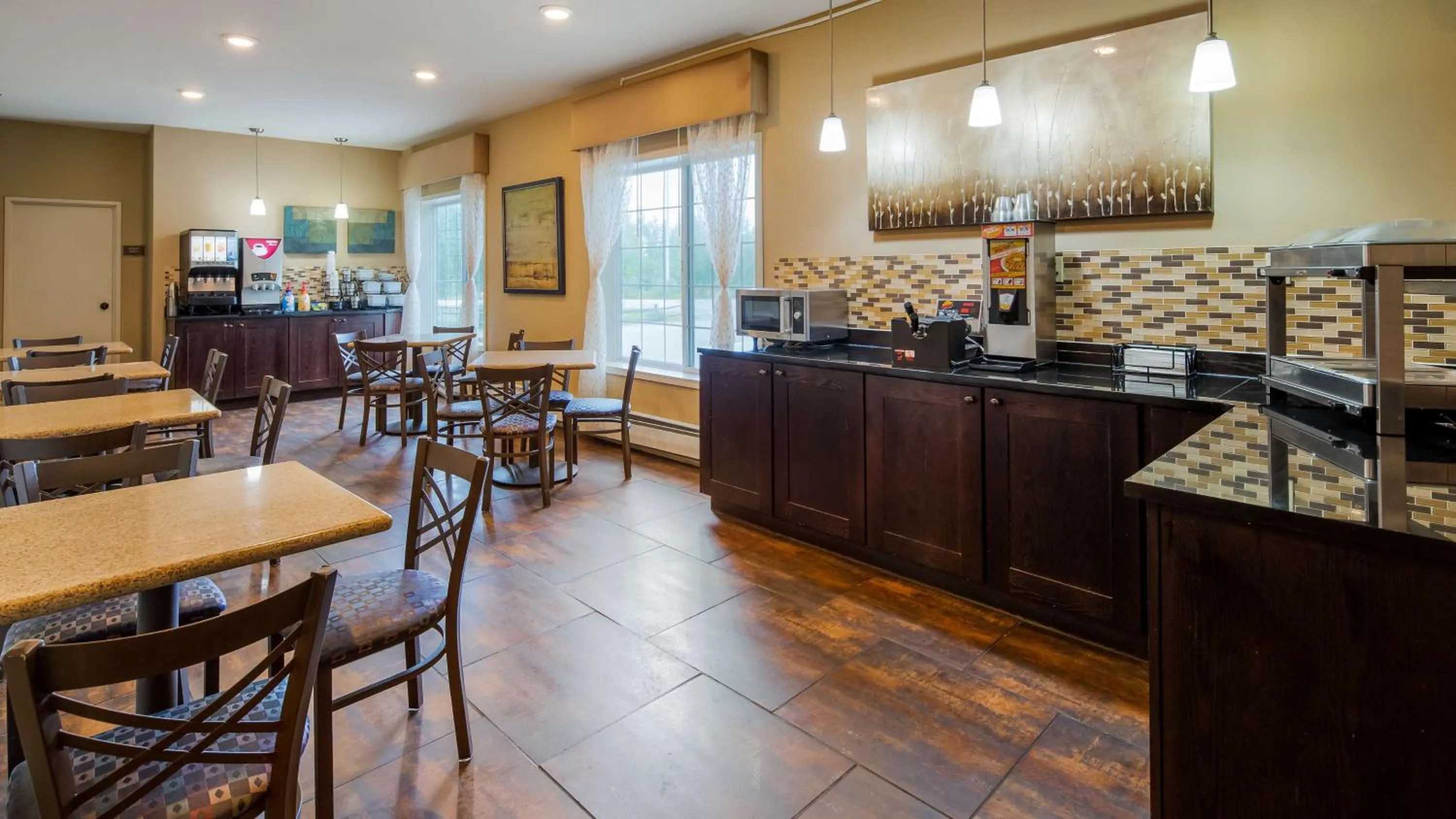 Breakfast in Best Western Plus Pioneer Park Inn