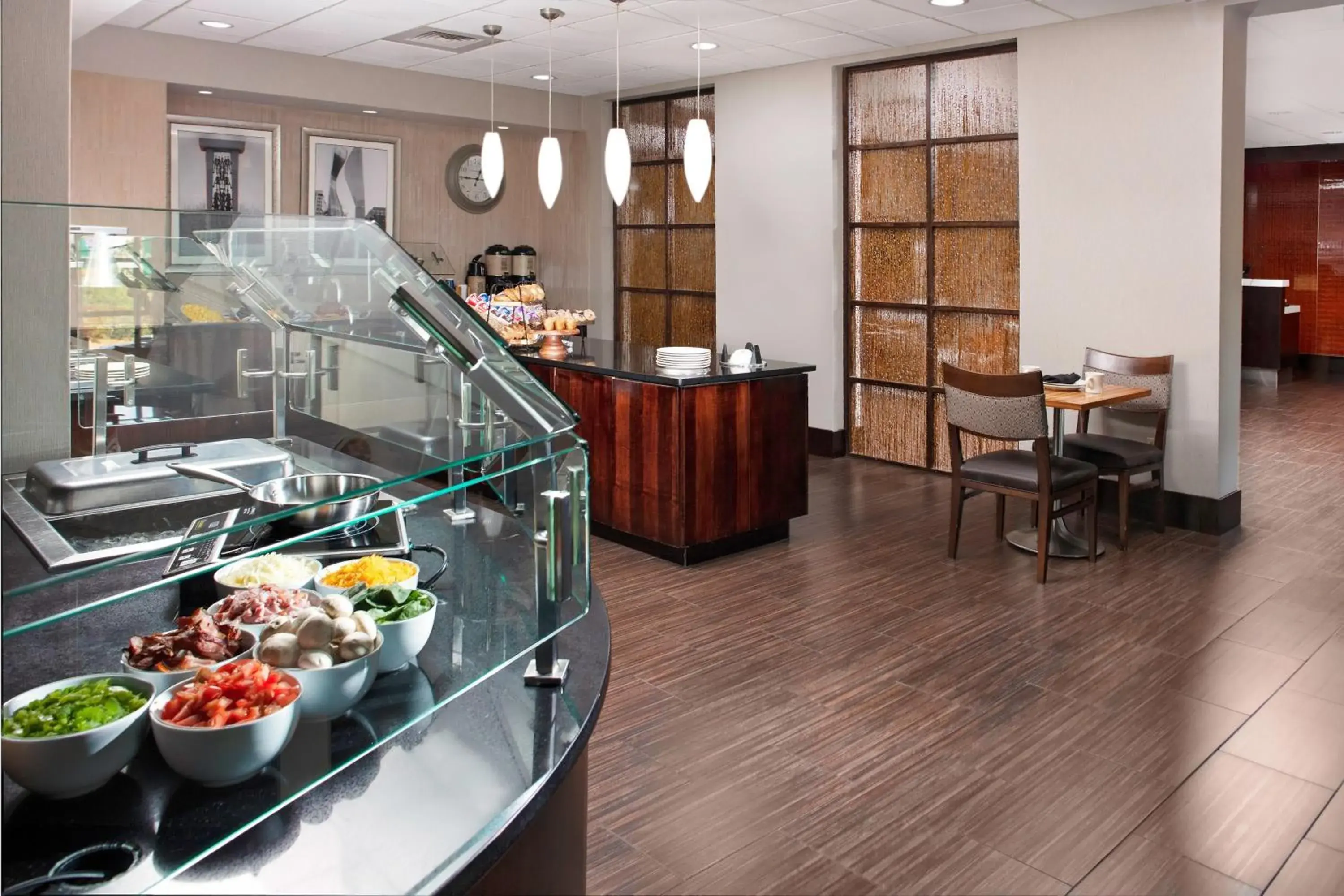 Breakfast in Four Points by Sheraton Memphis East Breakfast in Four Points by Sheraton Memphis East