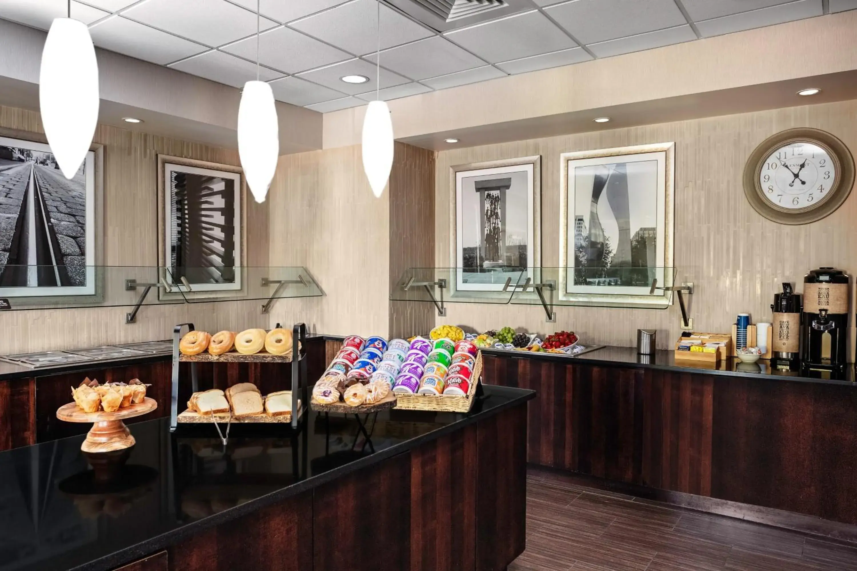 Breakfast in Four Points by Sheraton Memphis East Breakfast in Four Points by Sheraton Memphis East