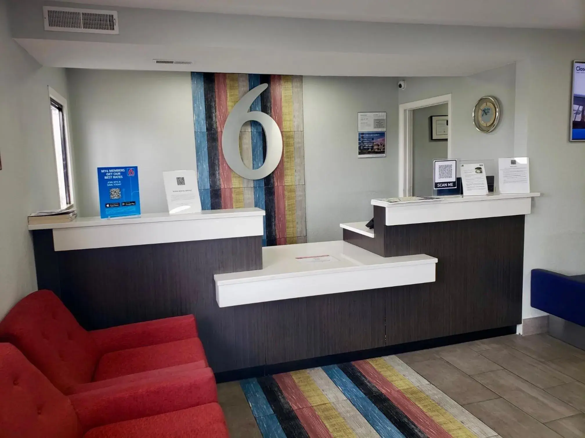 Lobby or reception in Motel 6-East Ridge, TN Lobby or reception in Motel 6-East Ridge, TN