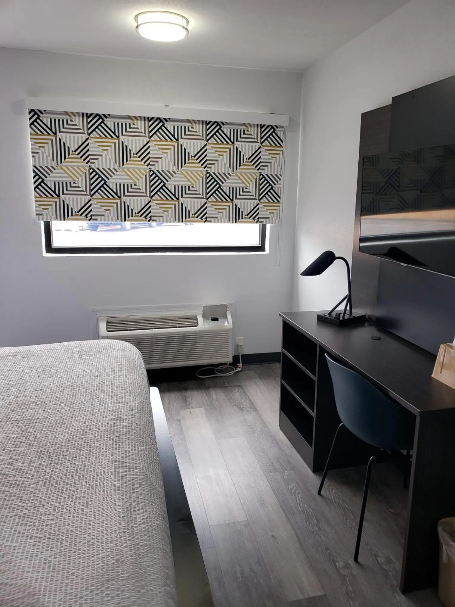 Bedroom, Bed in Motel 6-East Ridge, TN