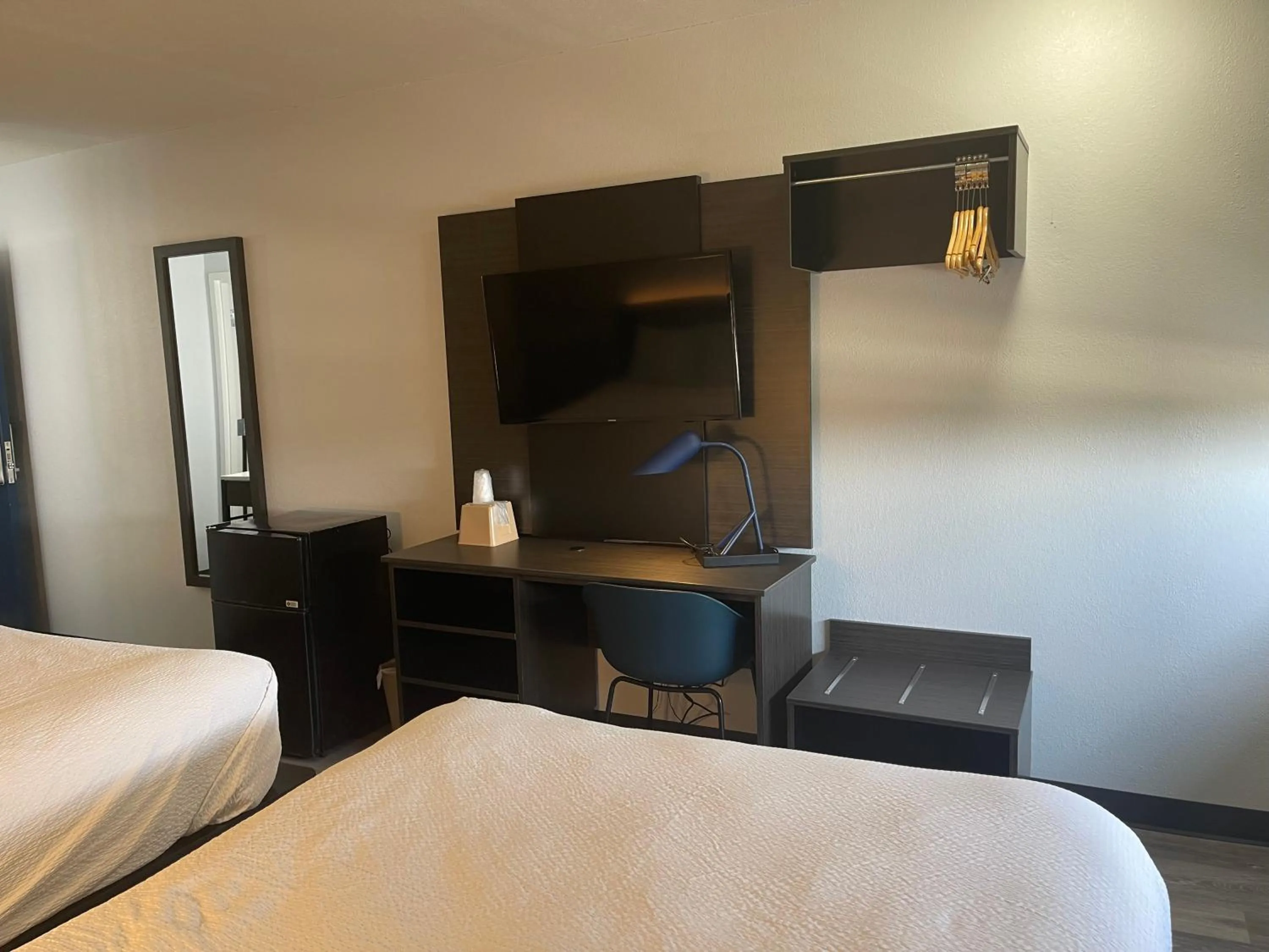 Bedroom, Bed in Motel 6-East Ridge, TN