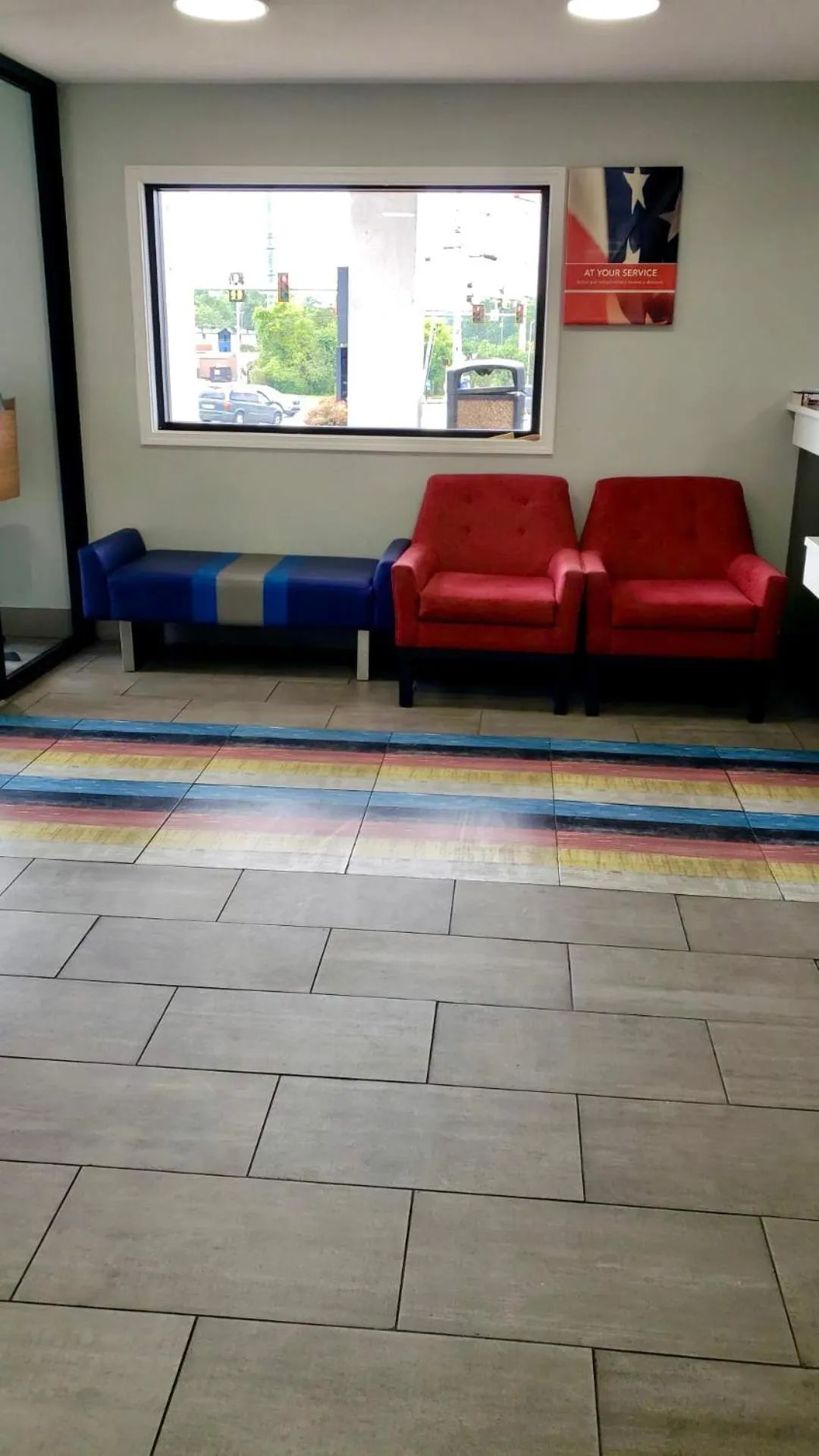 Seating area in Motel 6-East Ridge, TN