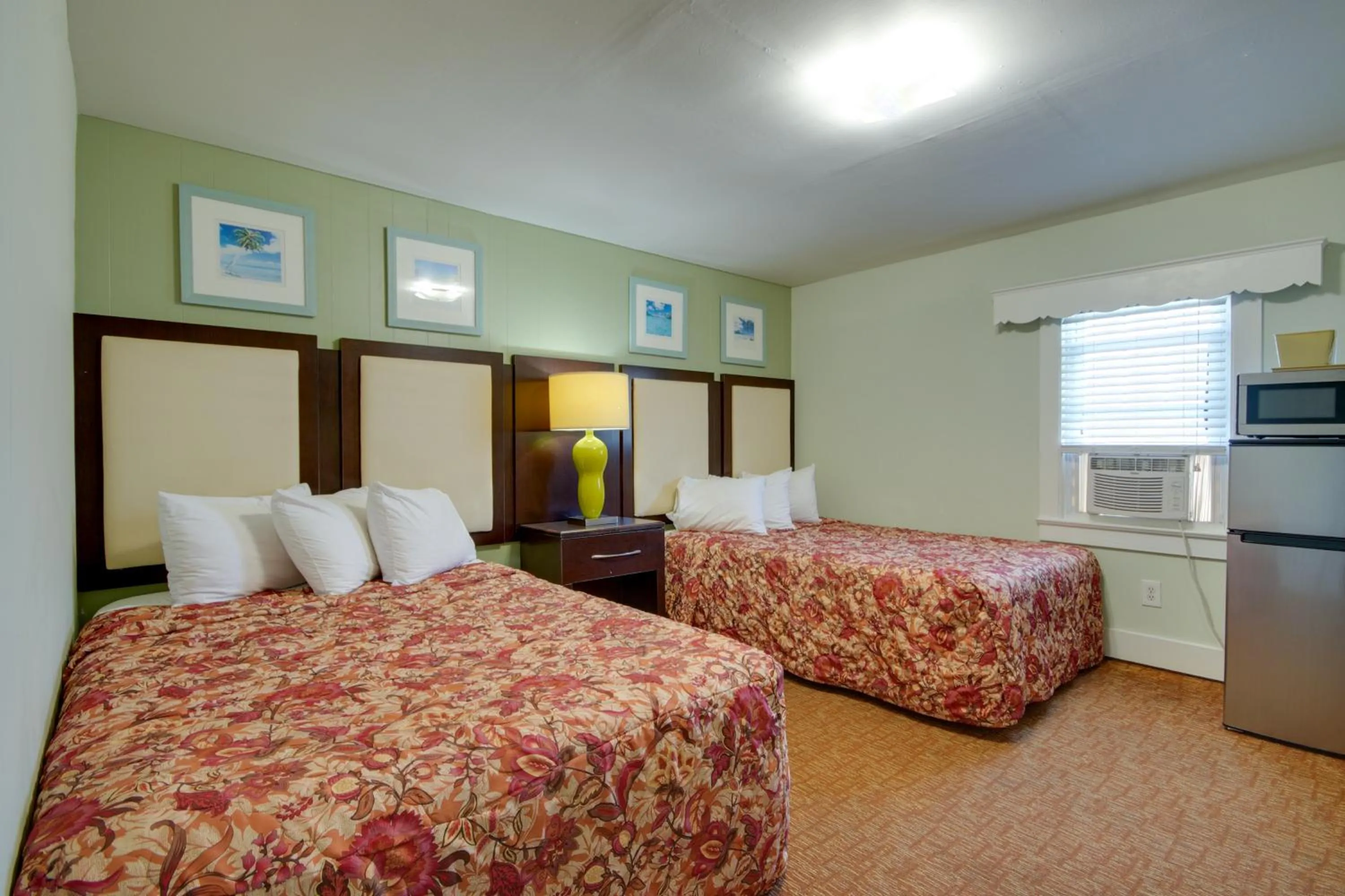 Bed in Ocean Lodge Hotel South