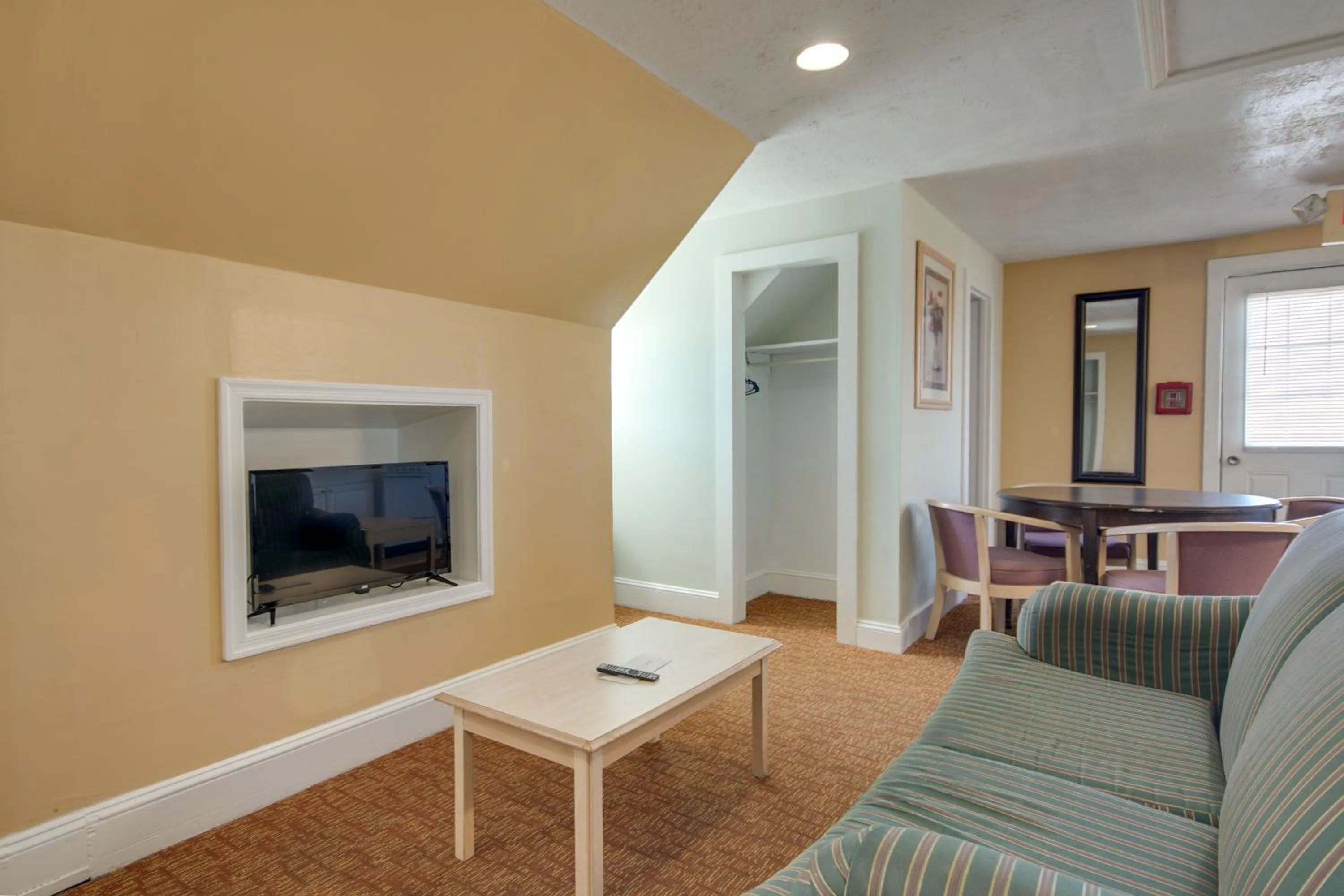 Seating area in Ocean Lodge Hotel South