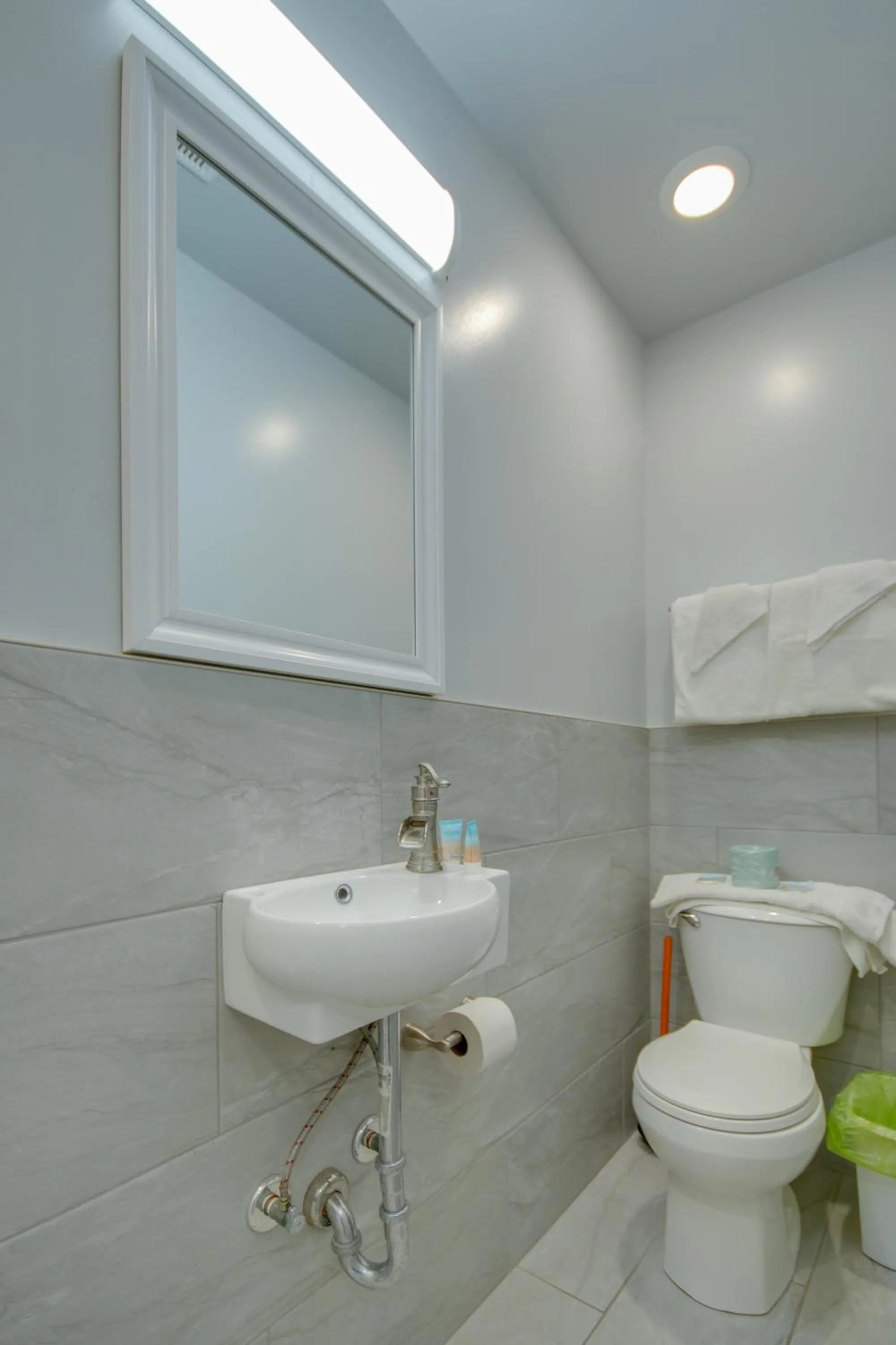 Toilet in Ocean Lodge Hotel South