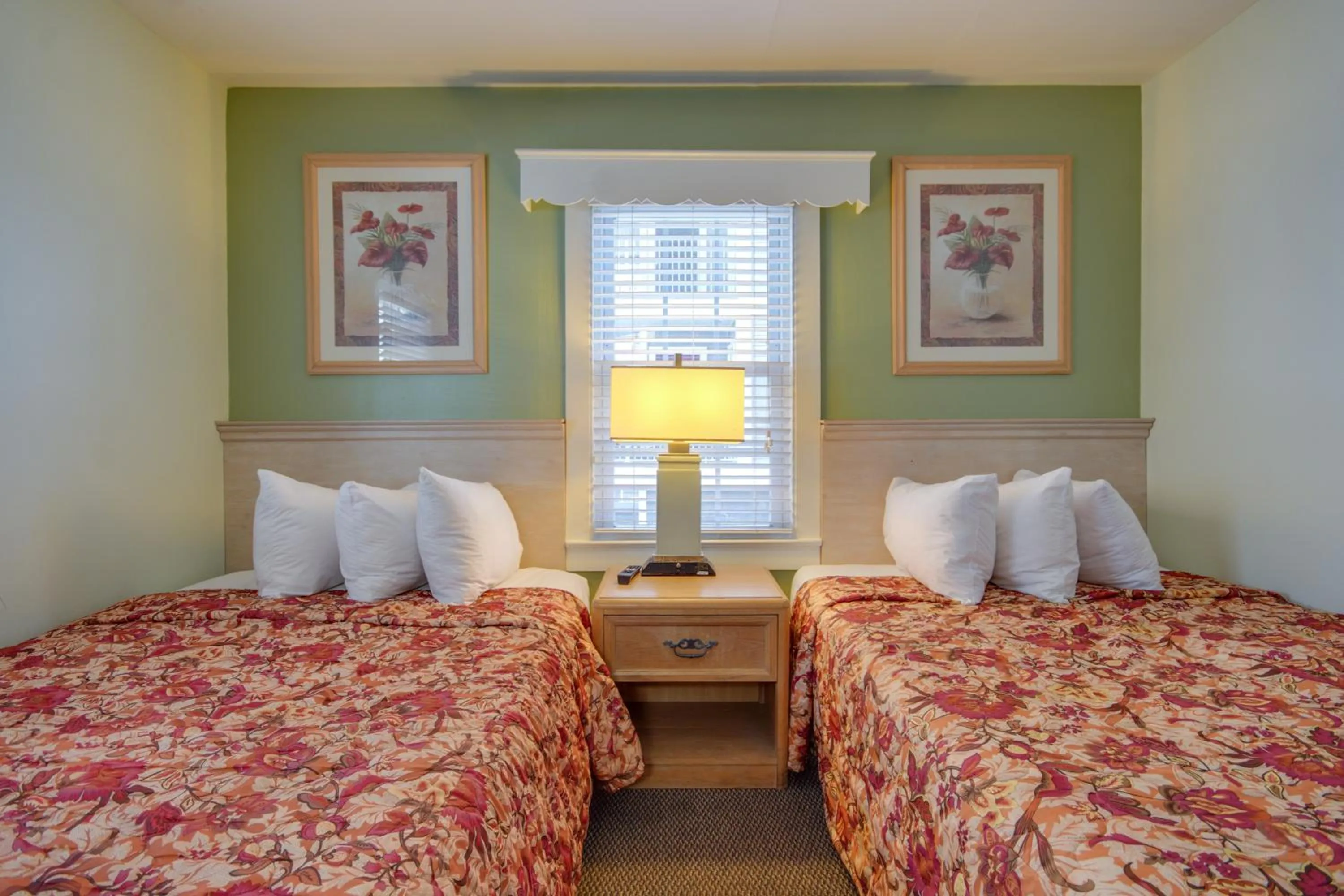 Bed in Ocean Lodge Hotel South