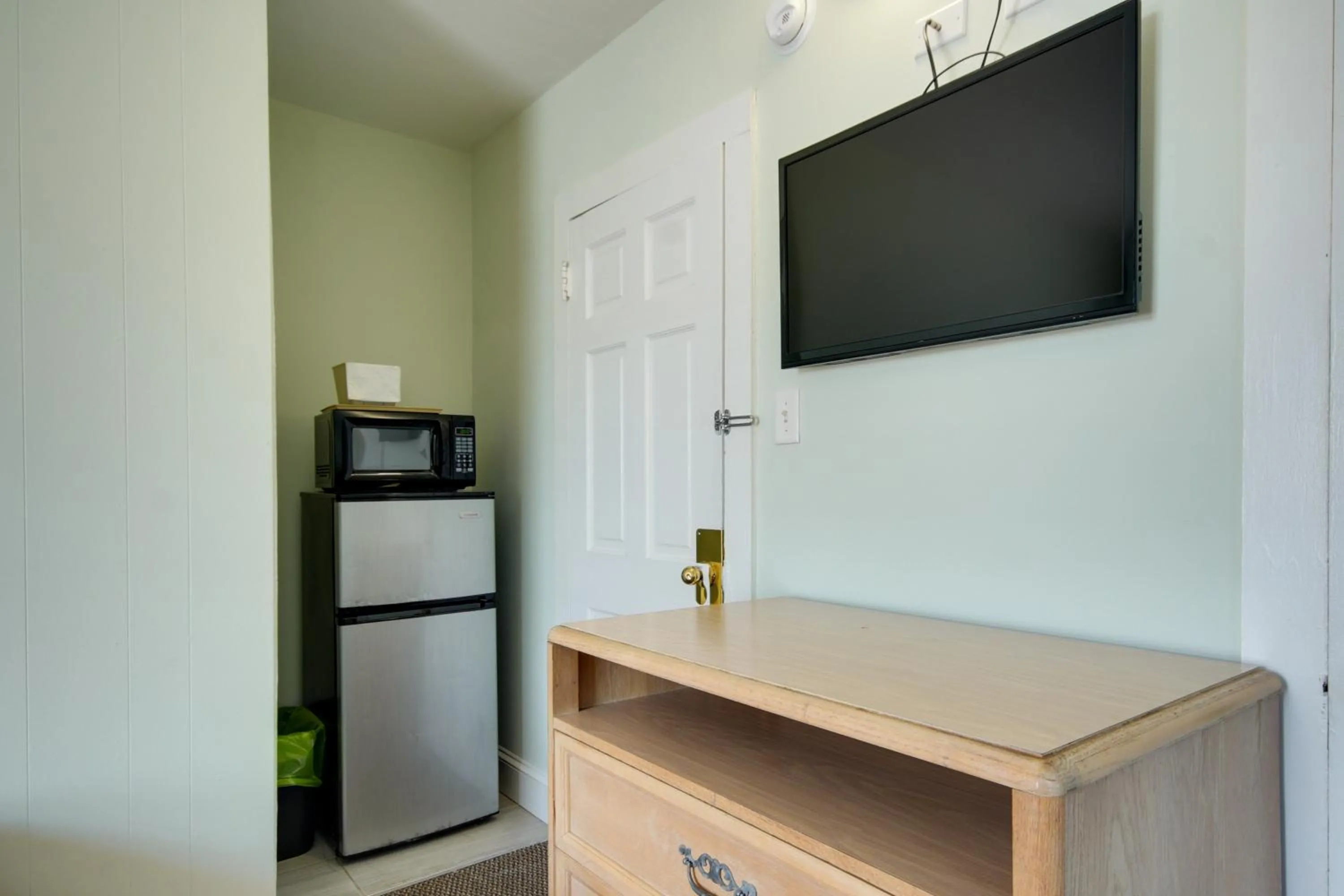 TV and multimedia in Ocean Lodge Hotel South