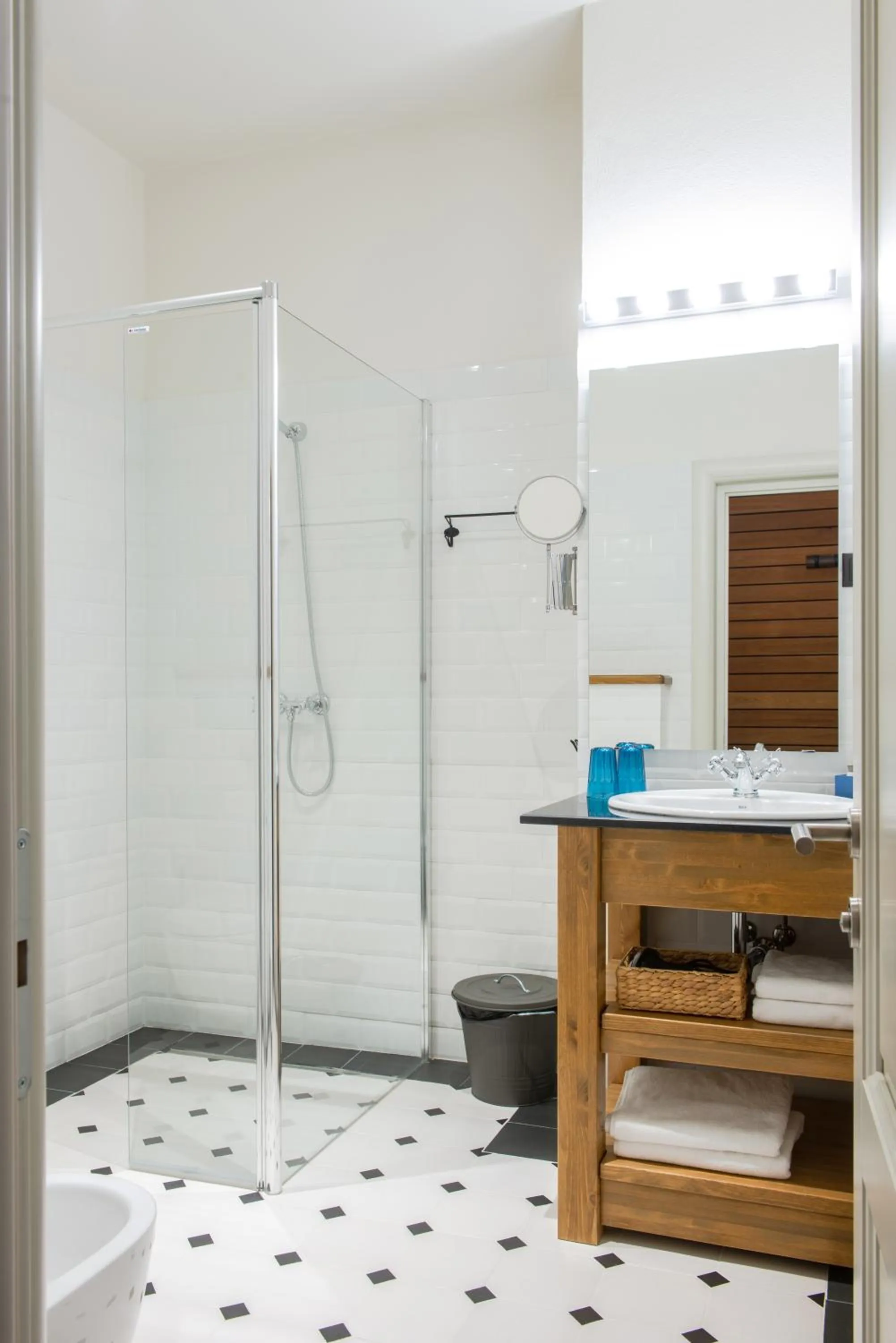 Shower in KABAN BOUTIQUE HOTEL - 5Star Central Villa in Vatra Dornei