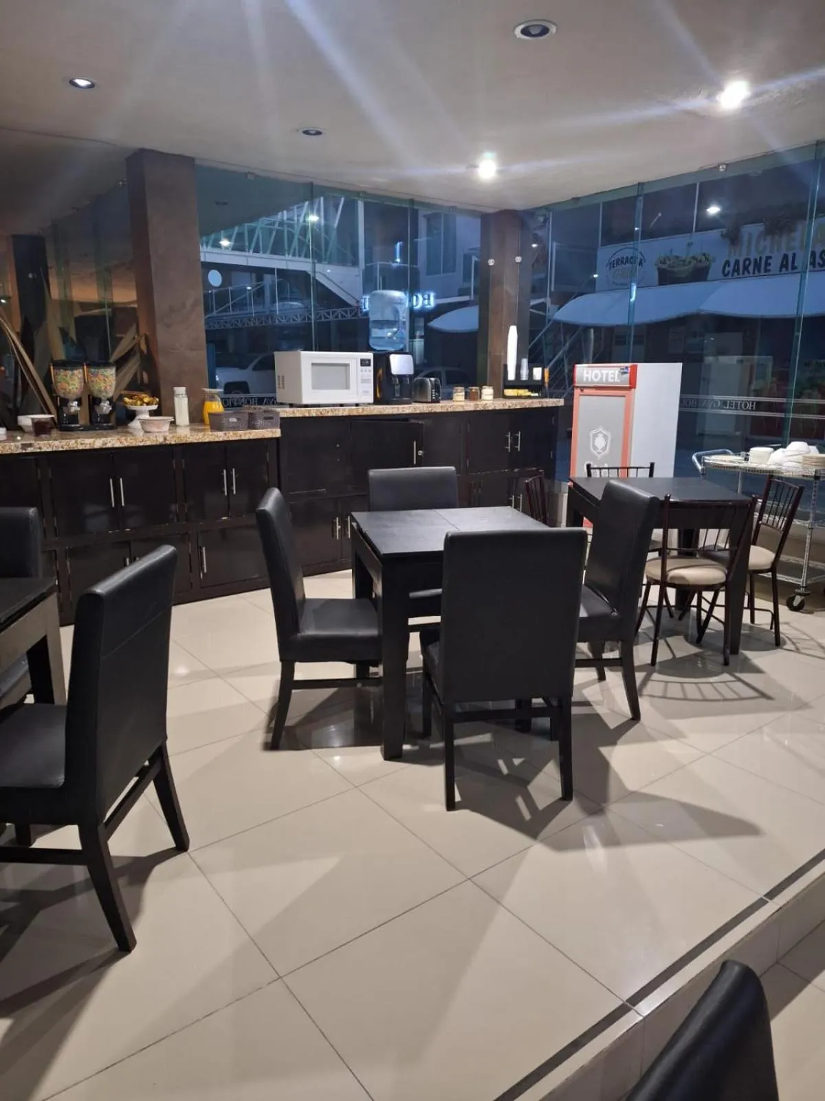 Restaurant/places to eat in Hotel Gya Boutique