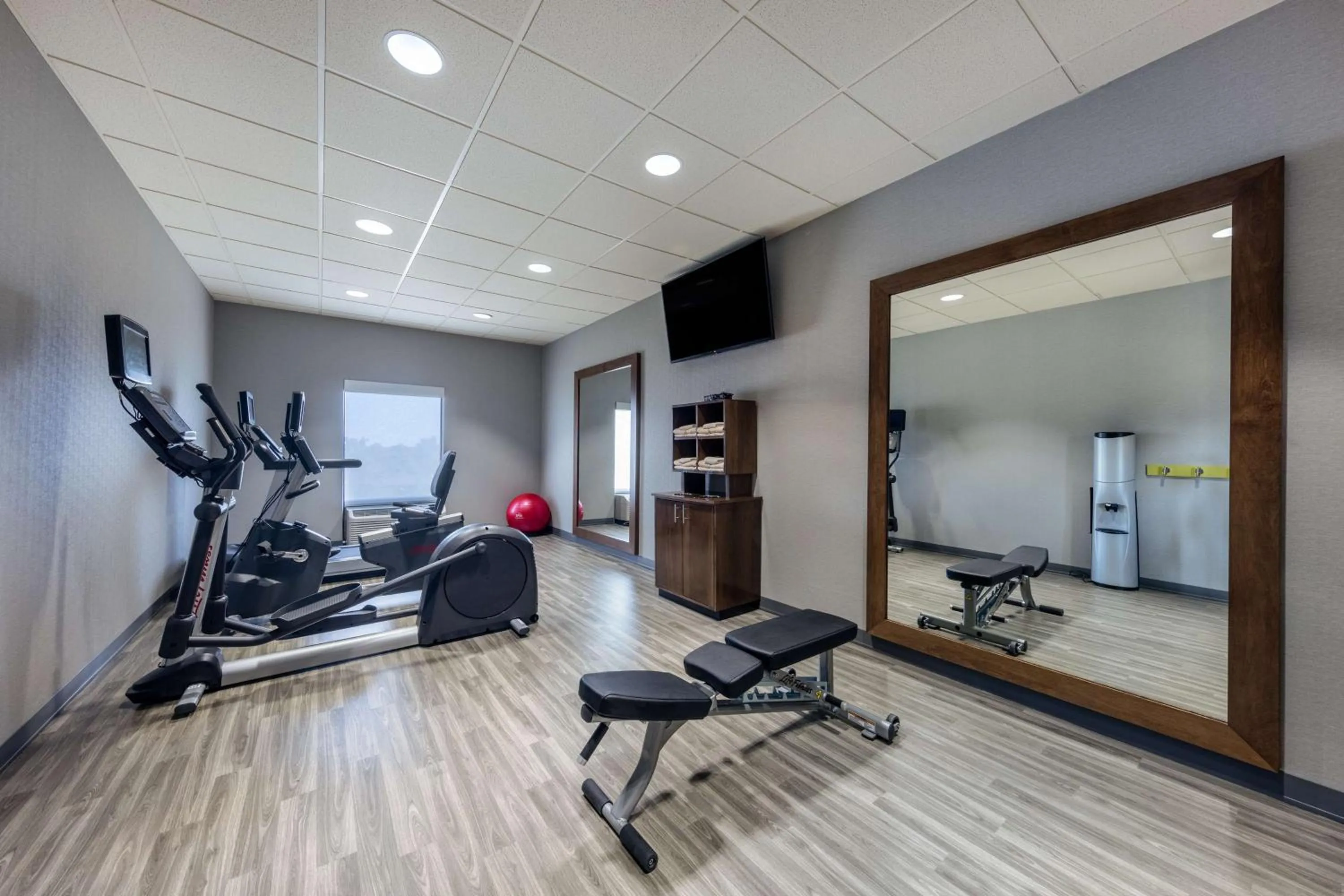 Fitness centre/facilities in Hampton Inn Saint Robert