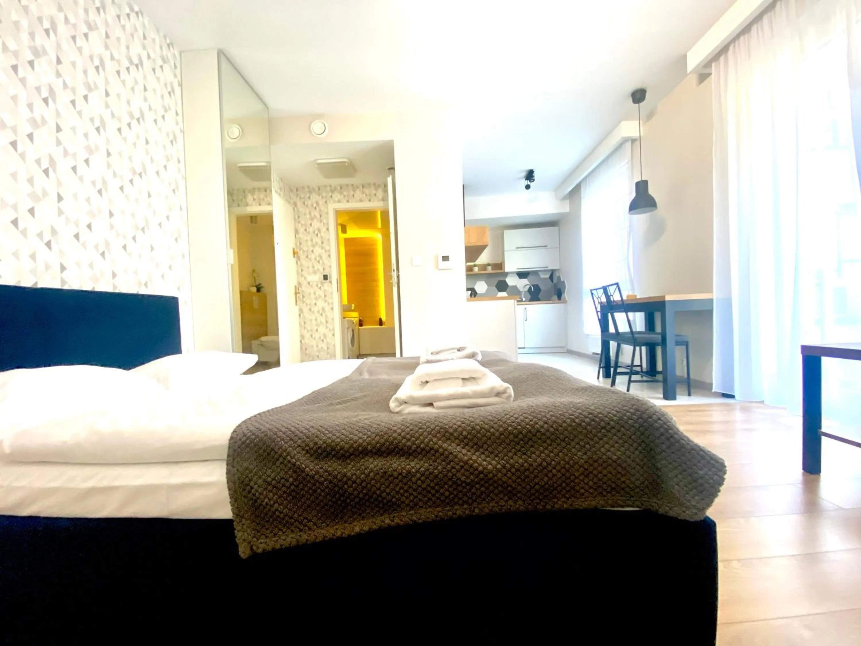 Bed in Old Town Premium Queen`s Apartments