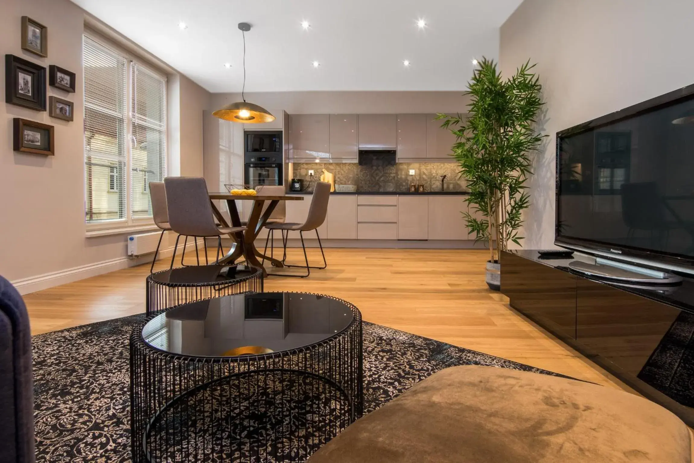 Two-Bedroom Apartment in Old Town Premium Queen`s Apartments Two-Bedroom Apartment in Old Town Premium Queen`s Apartments