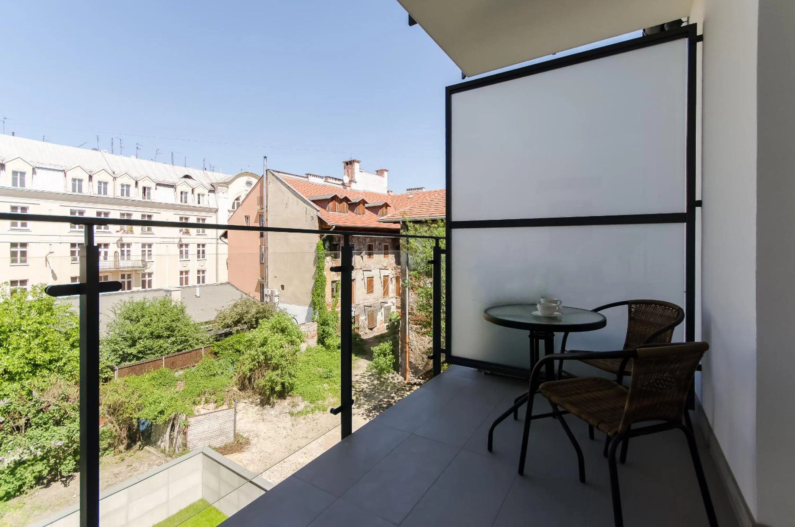 Day in Old Town Premium Queen`s Apartments