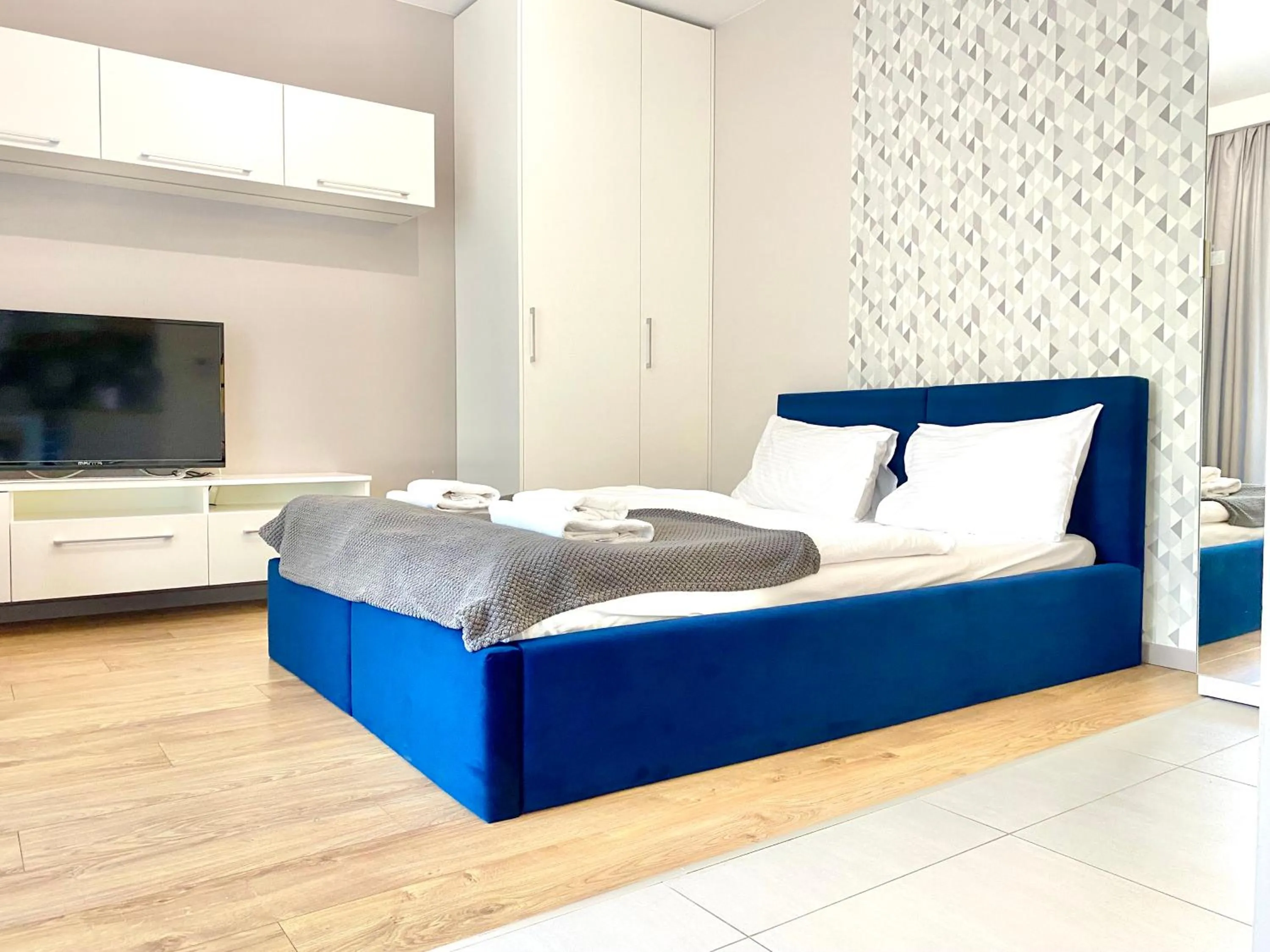 Bed in Old Town Premium Queen`s Apartments