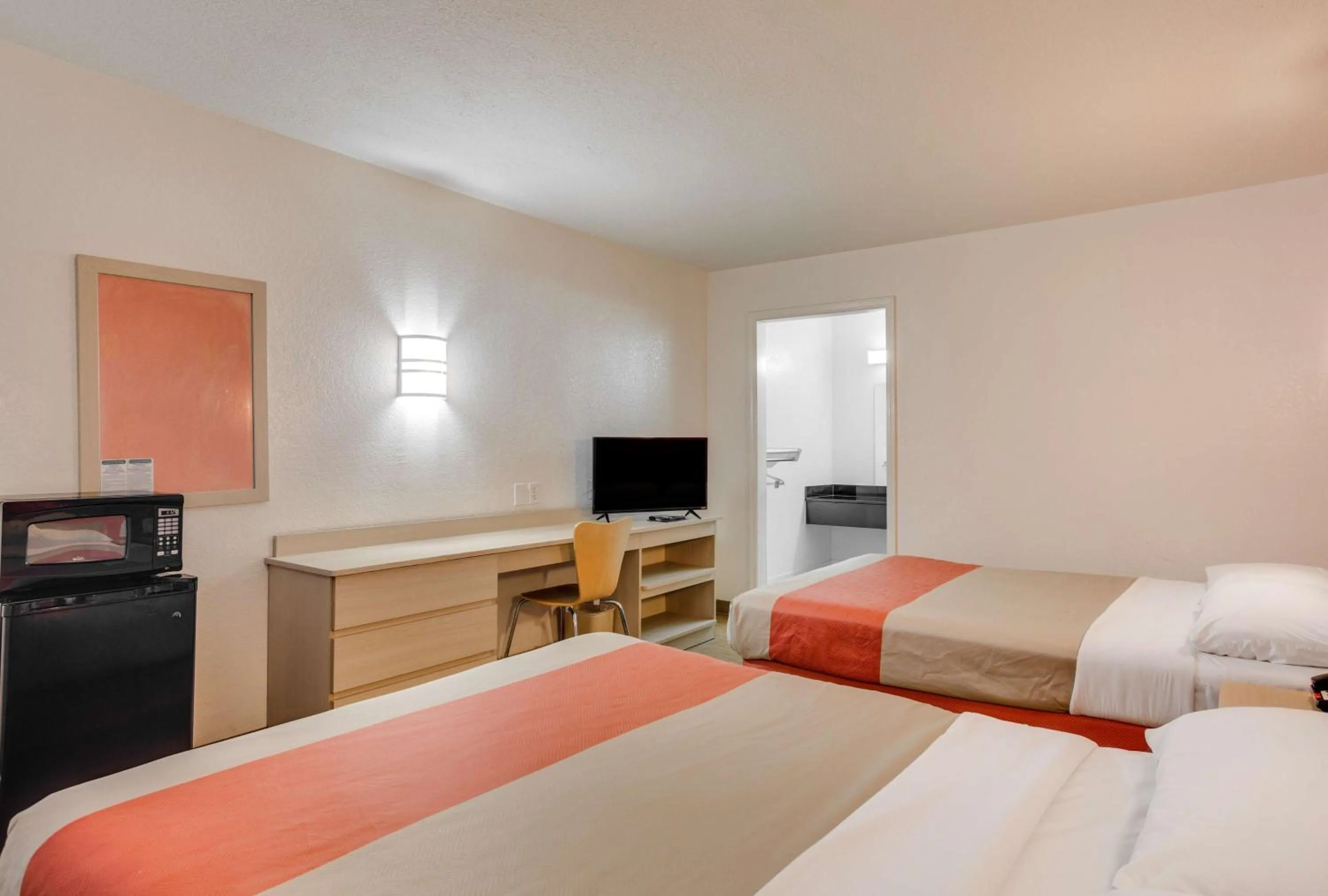TV and multimedia in Motel 6-Fayetteville, AR