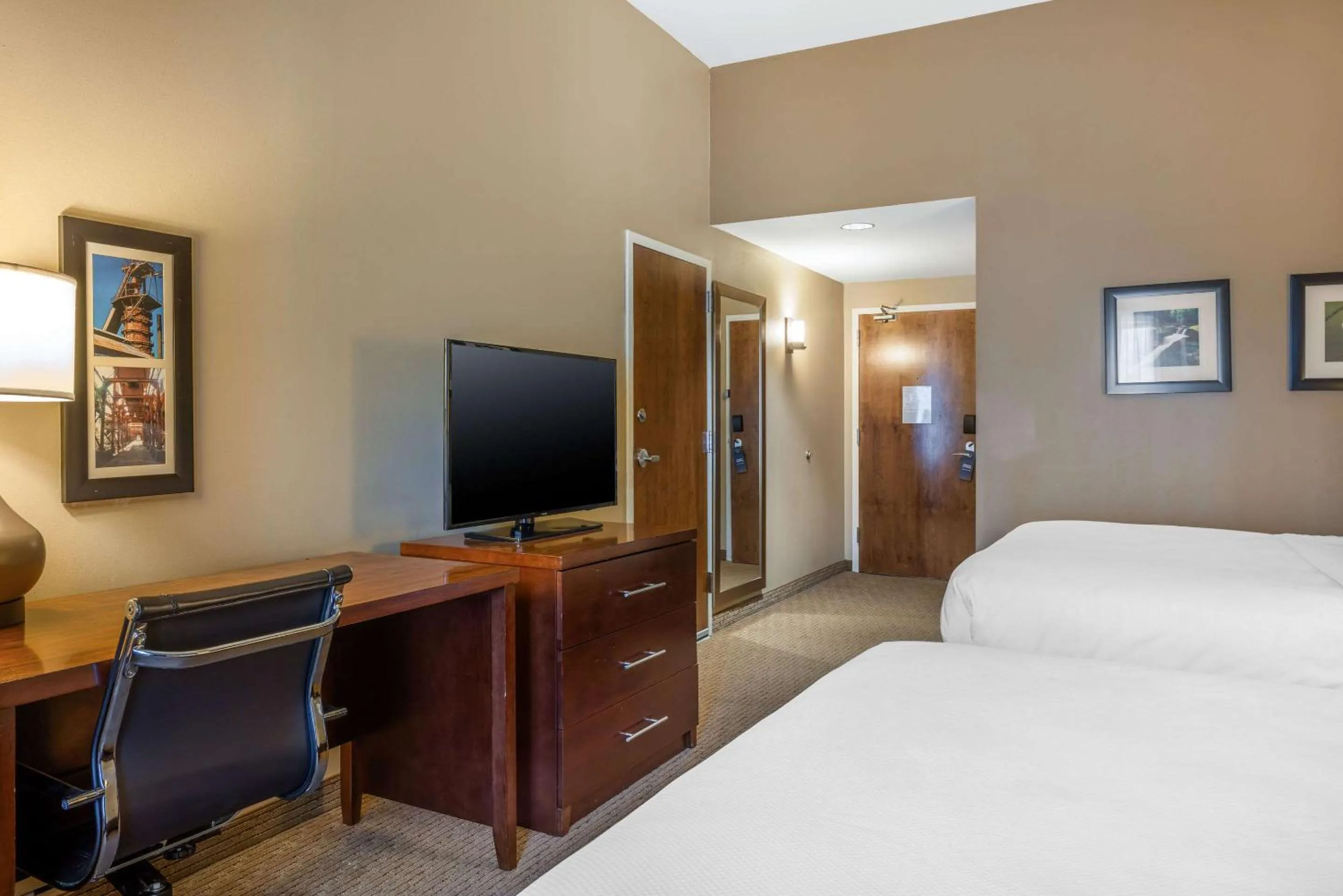 Bedroom, Bed in Comfort Inn & Suites At CrossPlex Village