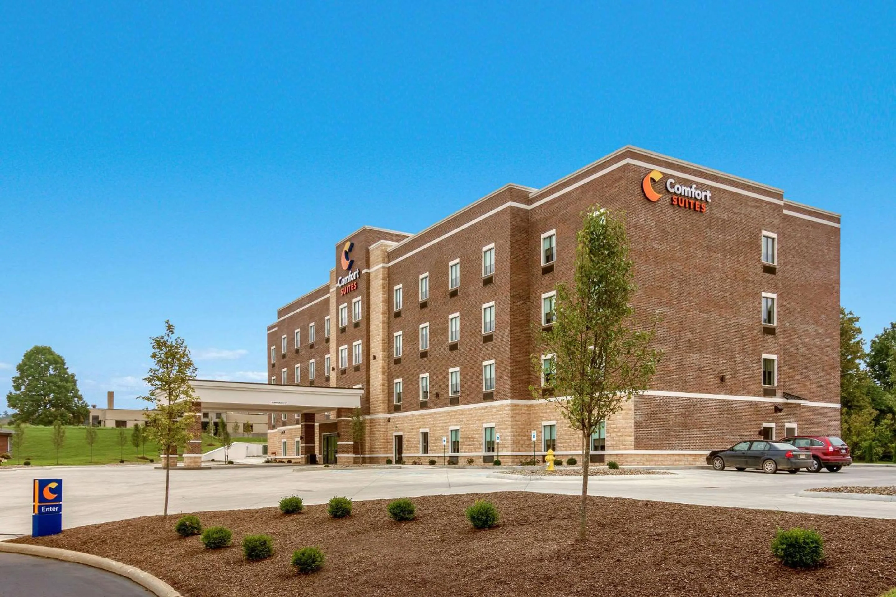 Property building in Comfort Suites Wooster near University Campus