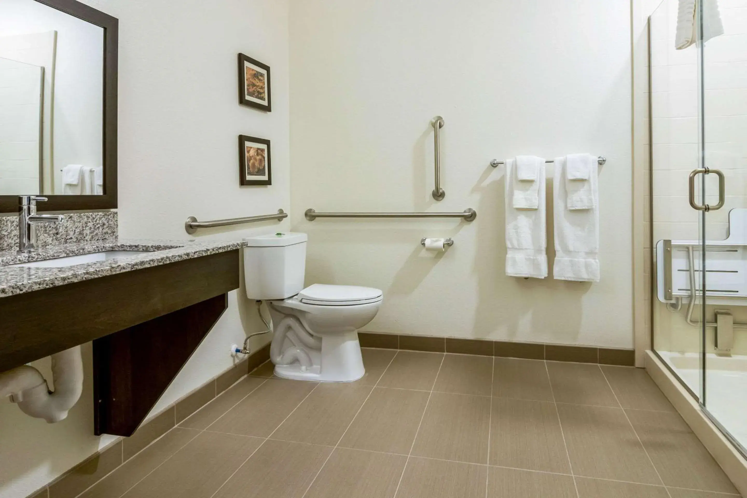 Suite with Two Queen Beds - Accessible/Non-Smoking in Comfort Suites Wooster near University Campus Suite with Two Queen Beds - Accessible/Non-Smoking in Comfort Suites Wooster near University Campus