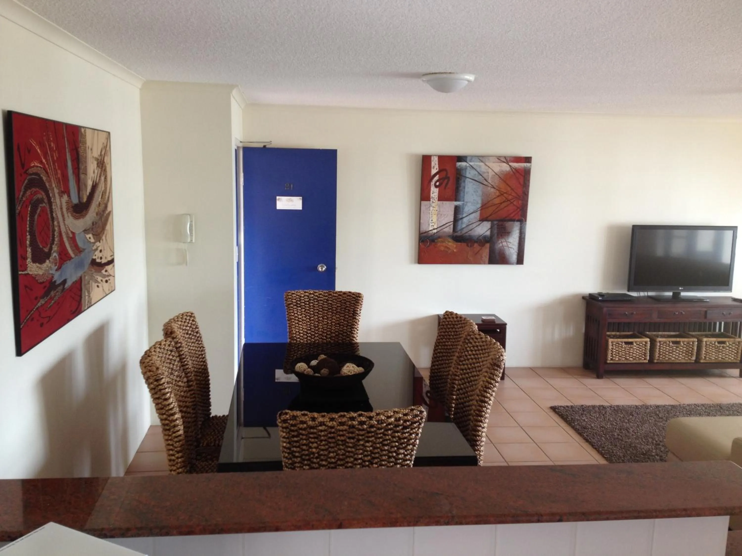 Communal lounge/ TV room in Salerno On The Beach