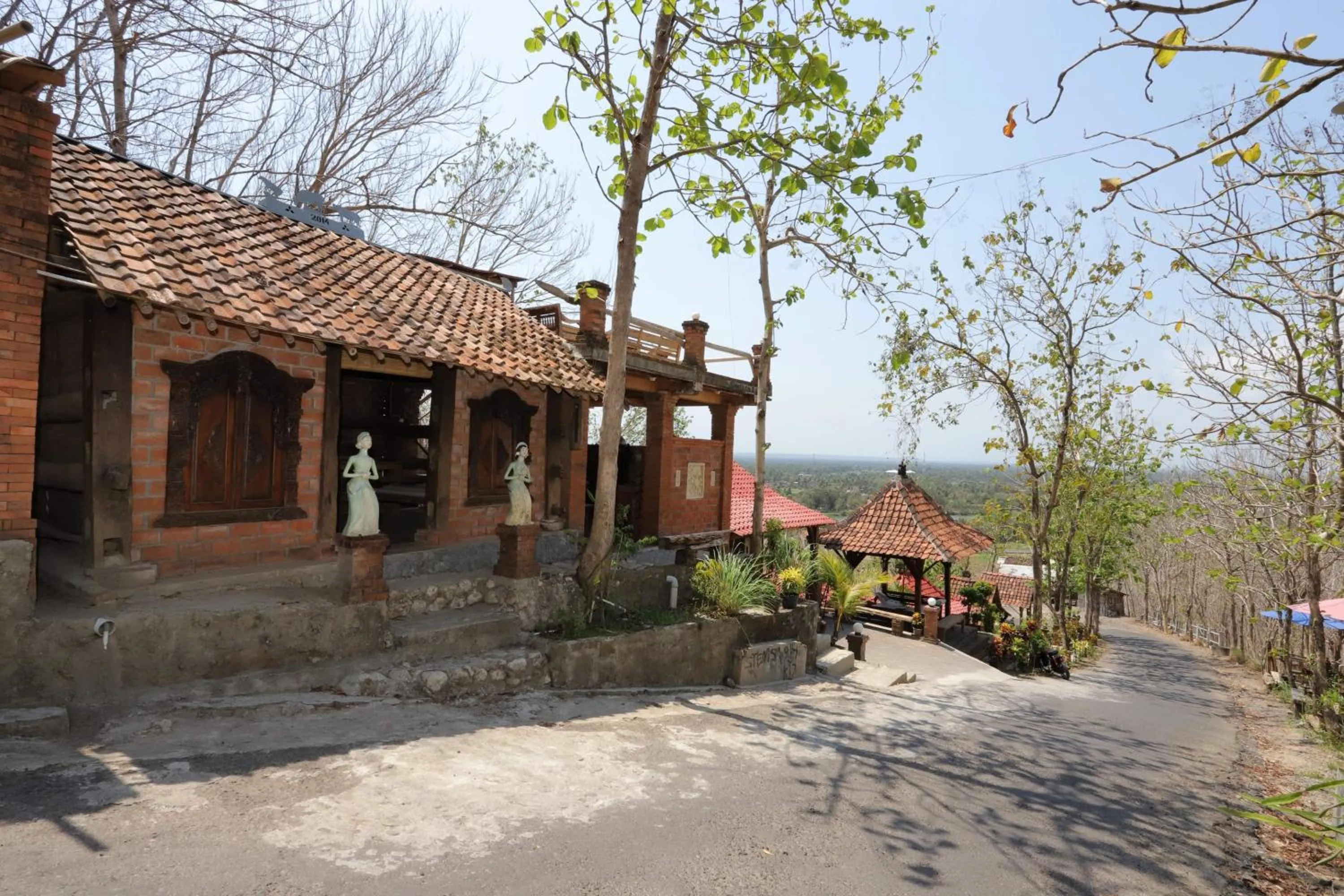 NewAlasKuliner & HomestayWatulumbung