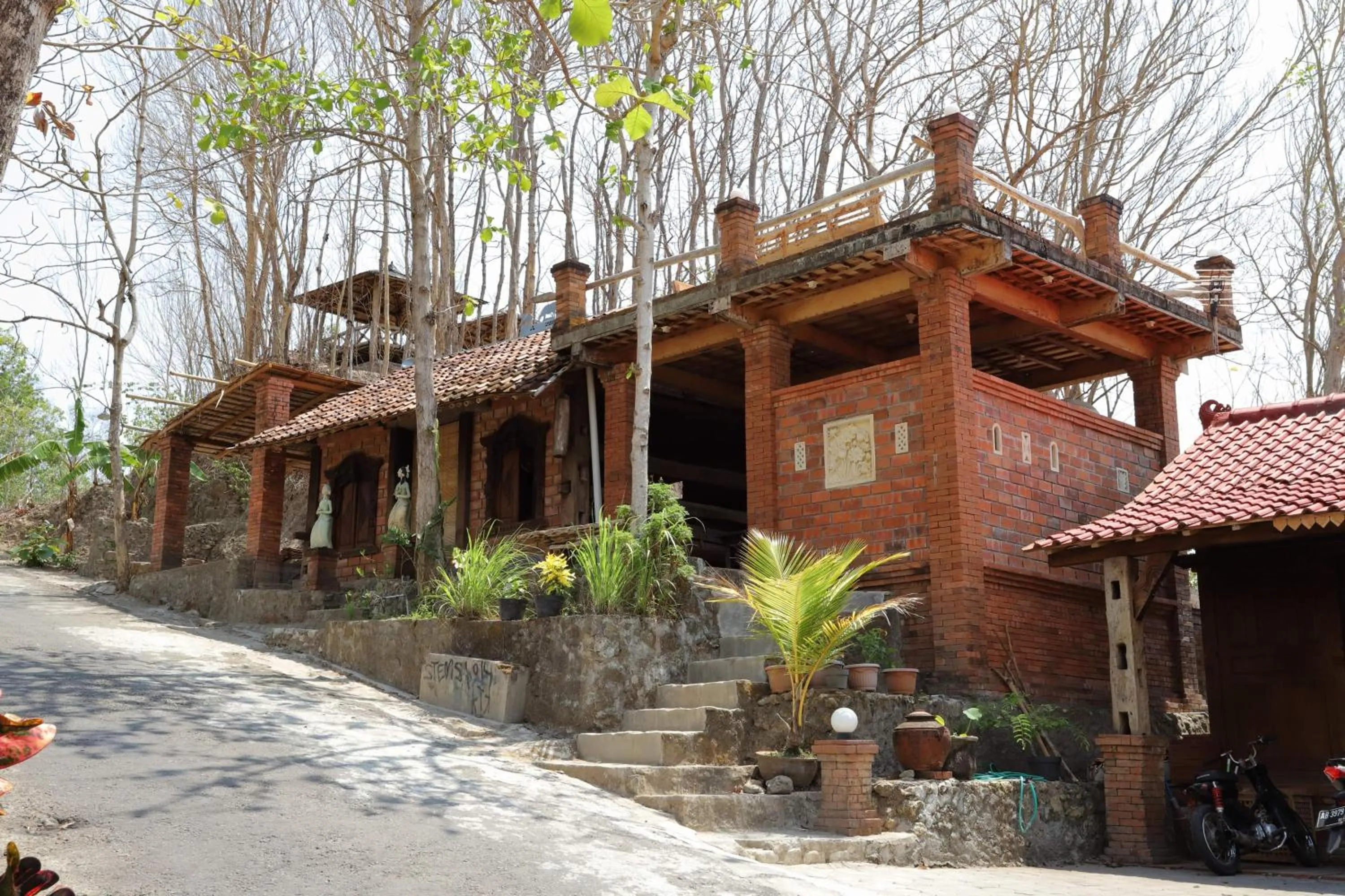 NewAlasKuliner & HomestayWatulumbung