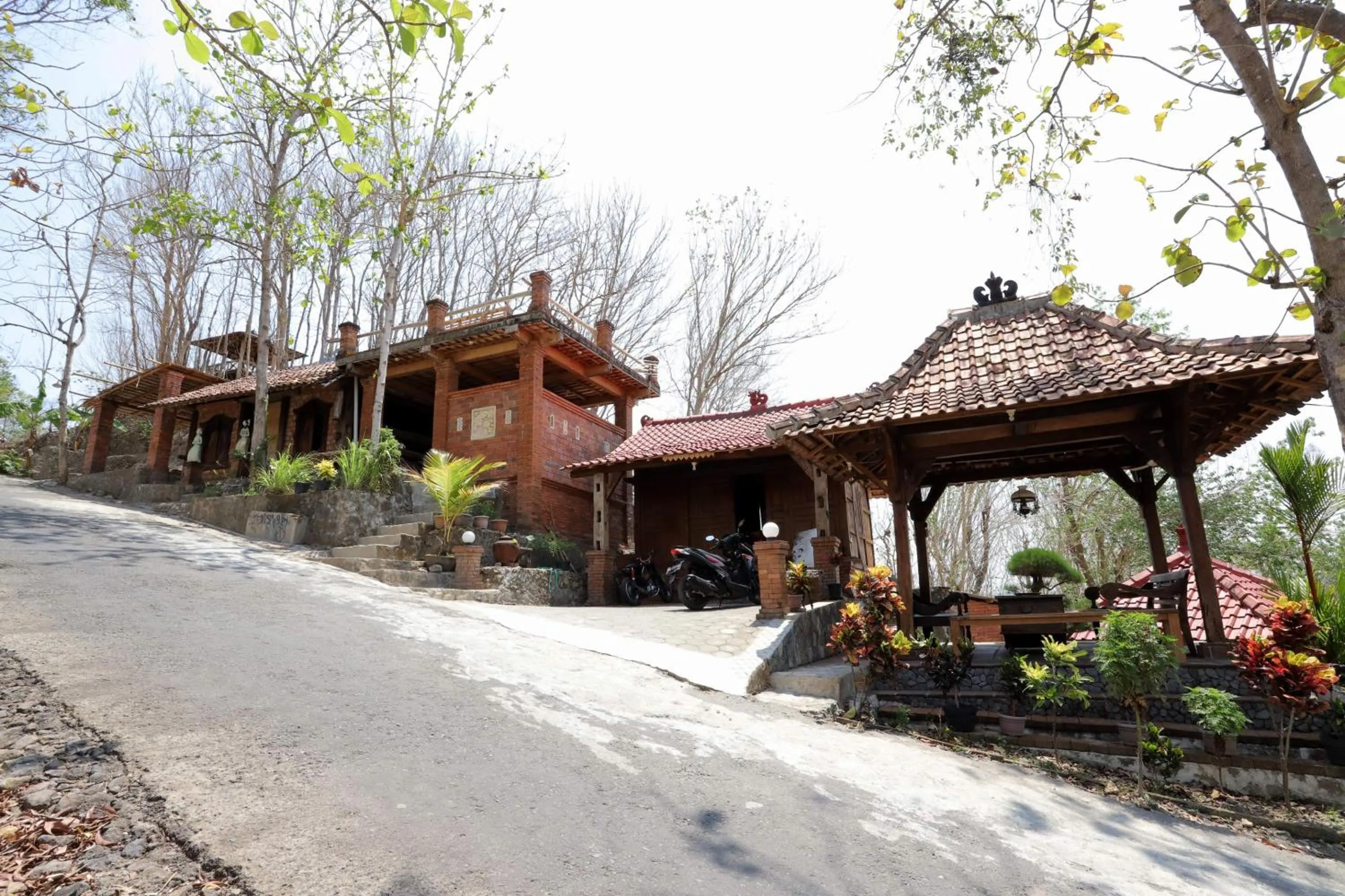 NewAlasKuliner & HomestayWatulumbung