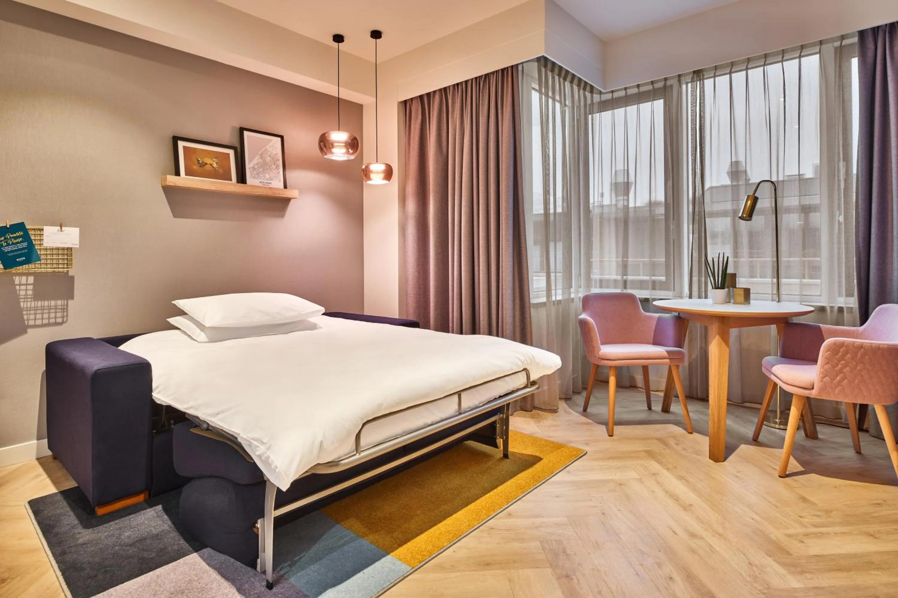 Photo of the whole room, Bed in Staybridge Suites The Hague - Parliament by IHG