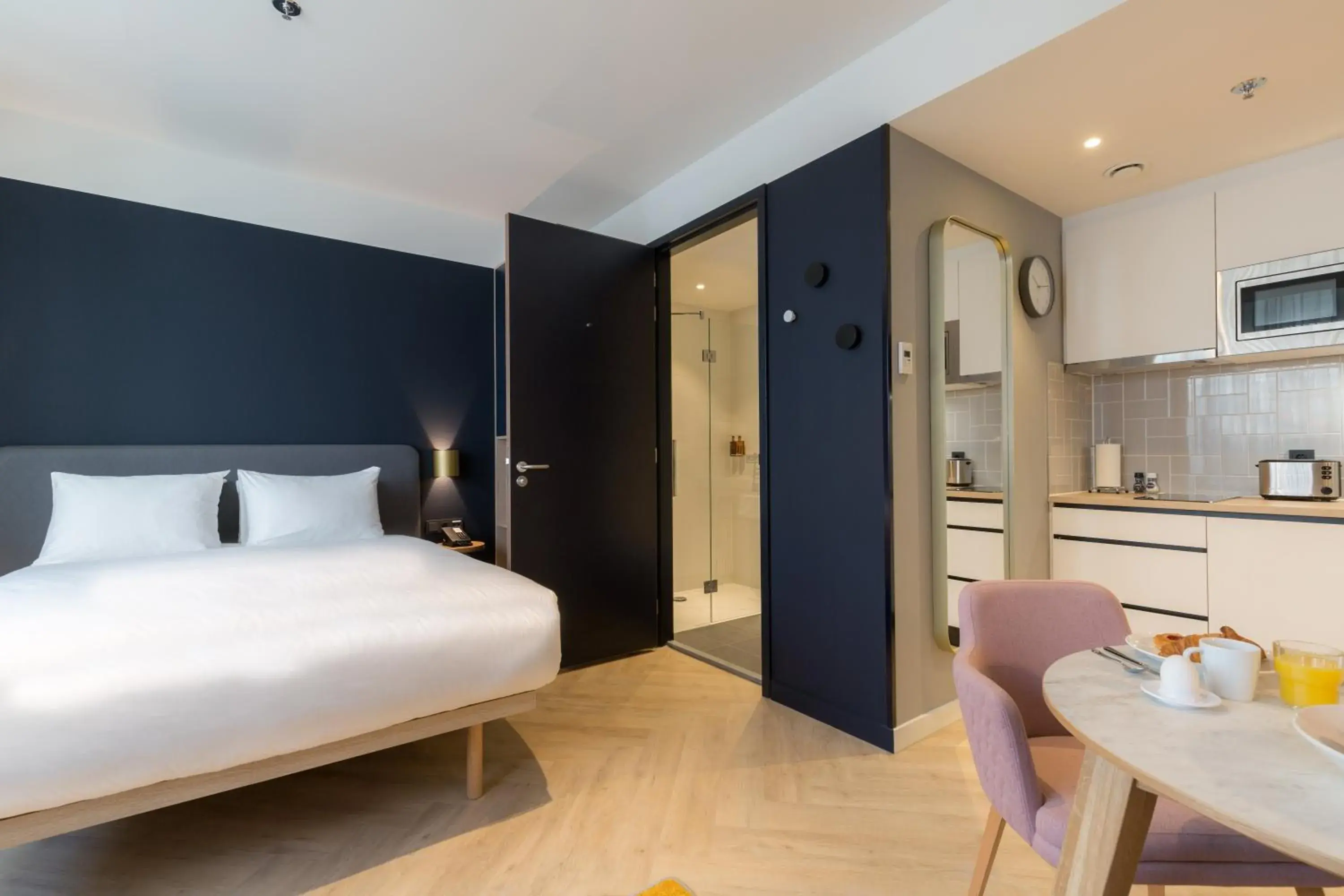 Studio Queen Suite in Staybridge Suites The Hague - Parliament by IHG Studio Queen Suite in Staybridge Suites The Hague - Parliament by IHG