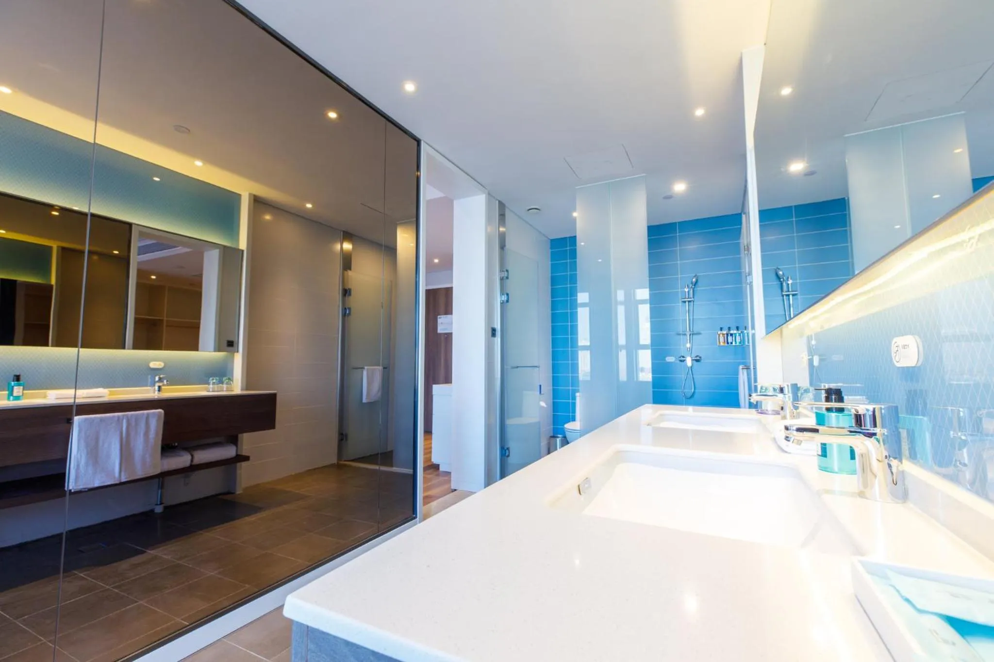 Photo of the whole room in Holiday Inn Express Harbin Qunli by IHG