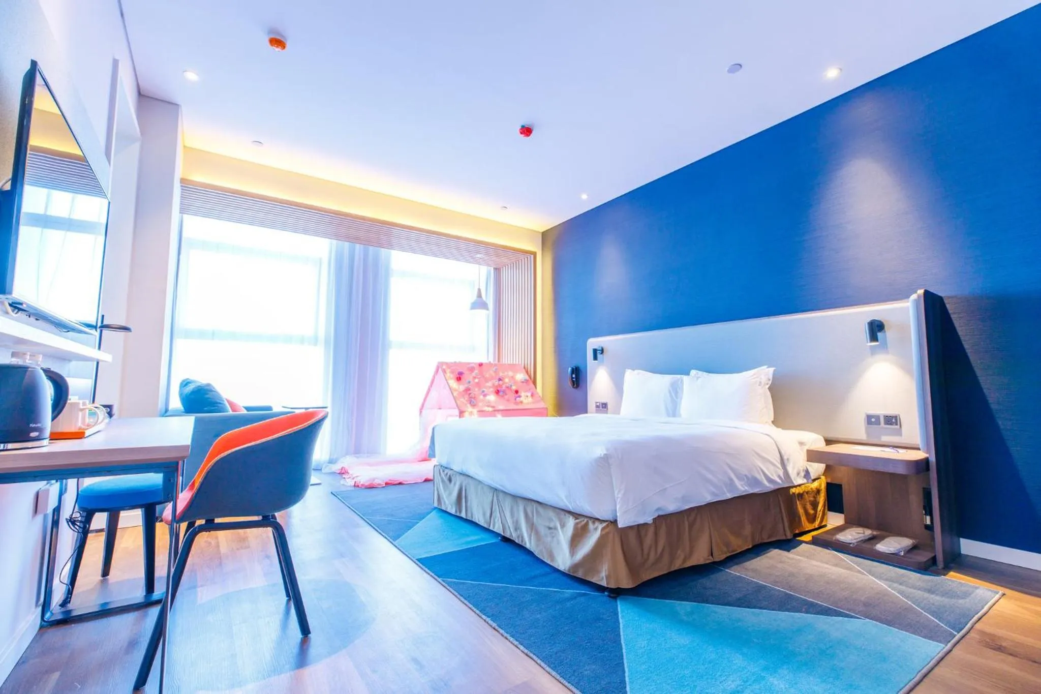 Photo of the whole room, Bed in Holiday Inn Express Harbin Qunli by IHG
