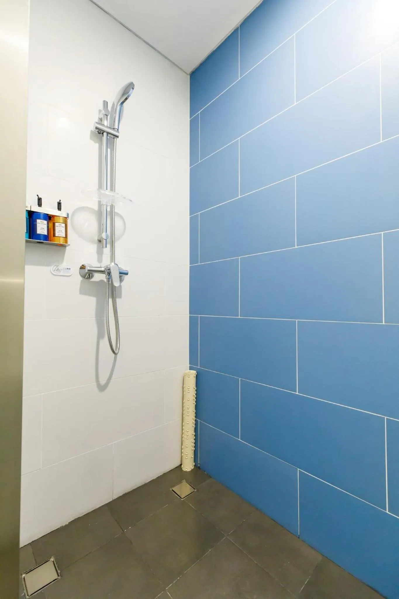 Photo of the whole room in Holiday Inn Express Harbin Qunli by IHG