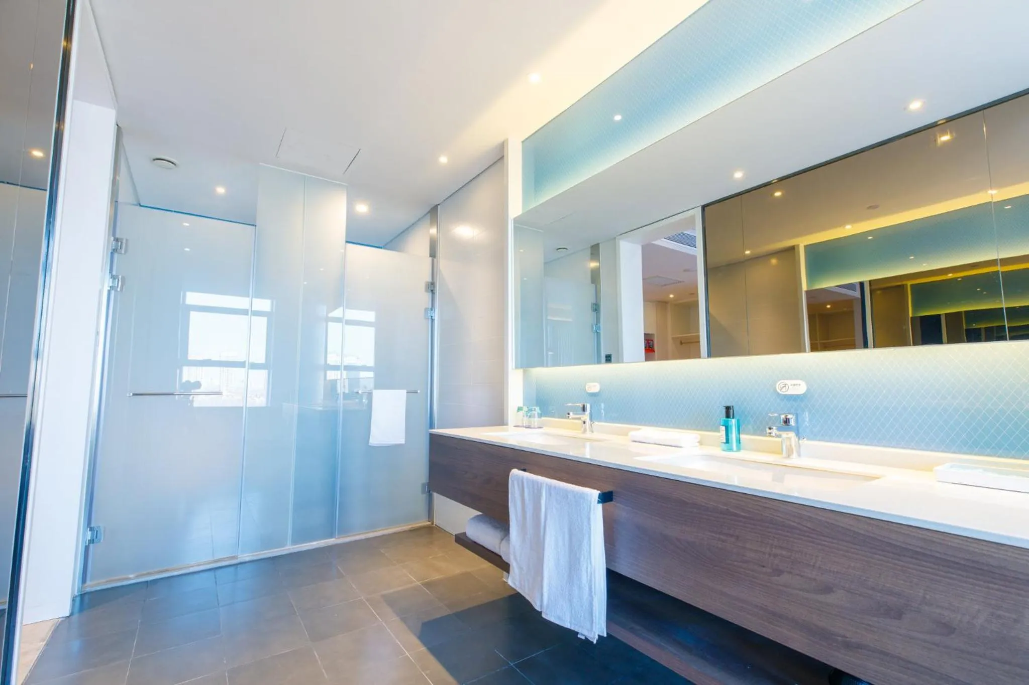 Photo of the whole room in Holiday Inn Express Harbin Qunli by IHG